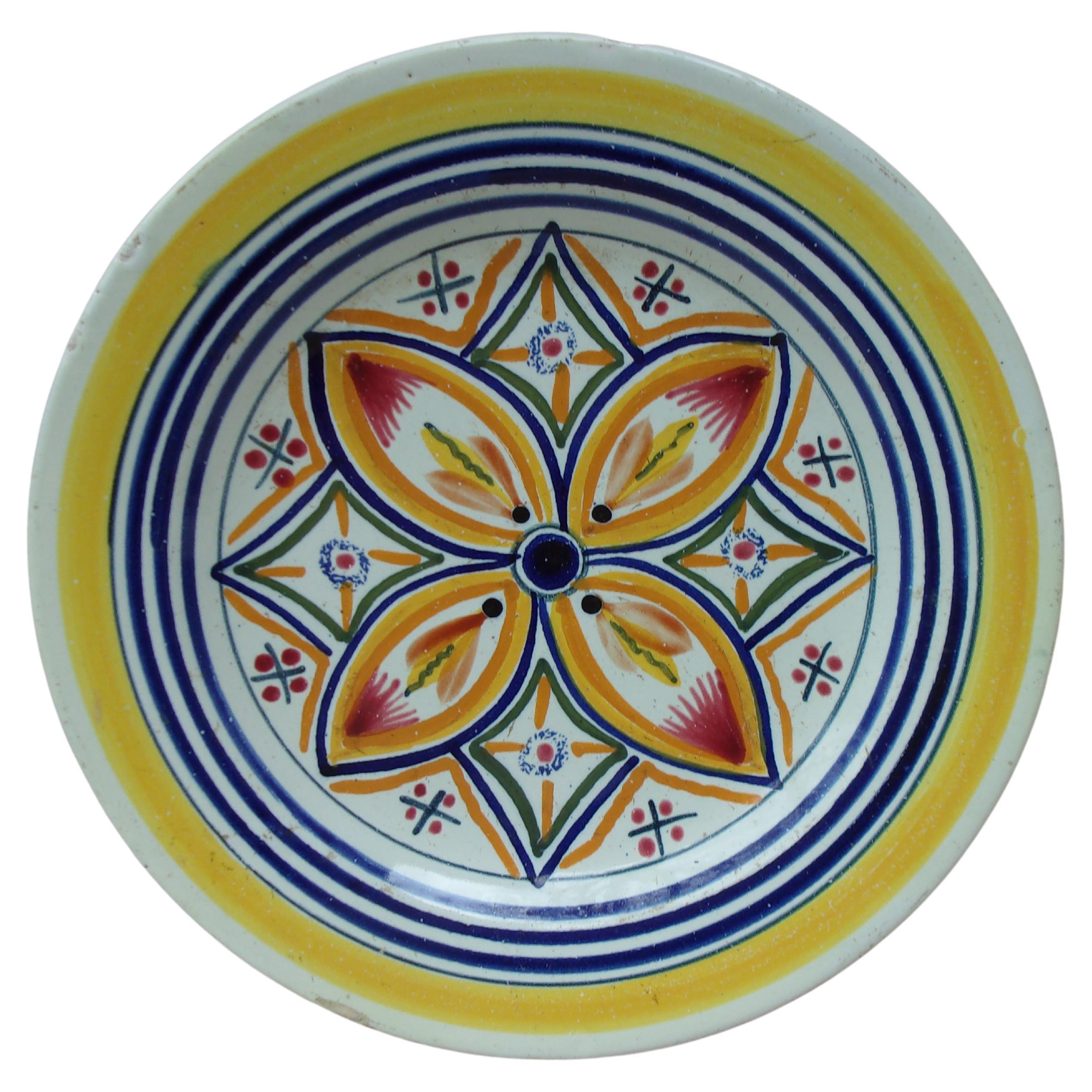 French Faience Geometrical Plate Henriot Quimper circa 1930 For Sale