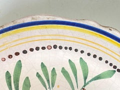 Französisches, handbemaltes Fayence-Blumenmuster aus dem 18. Jahrhundert, Blau, Grün