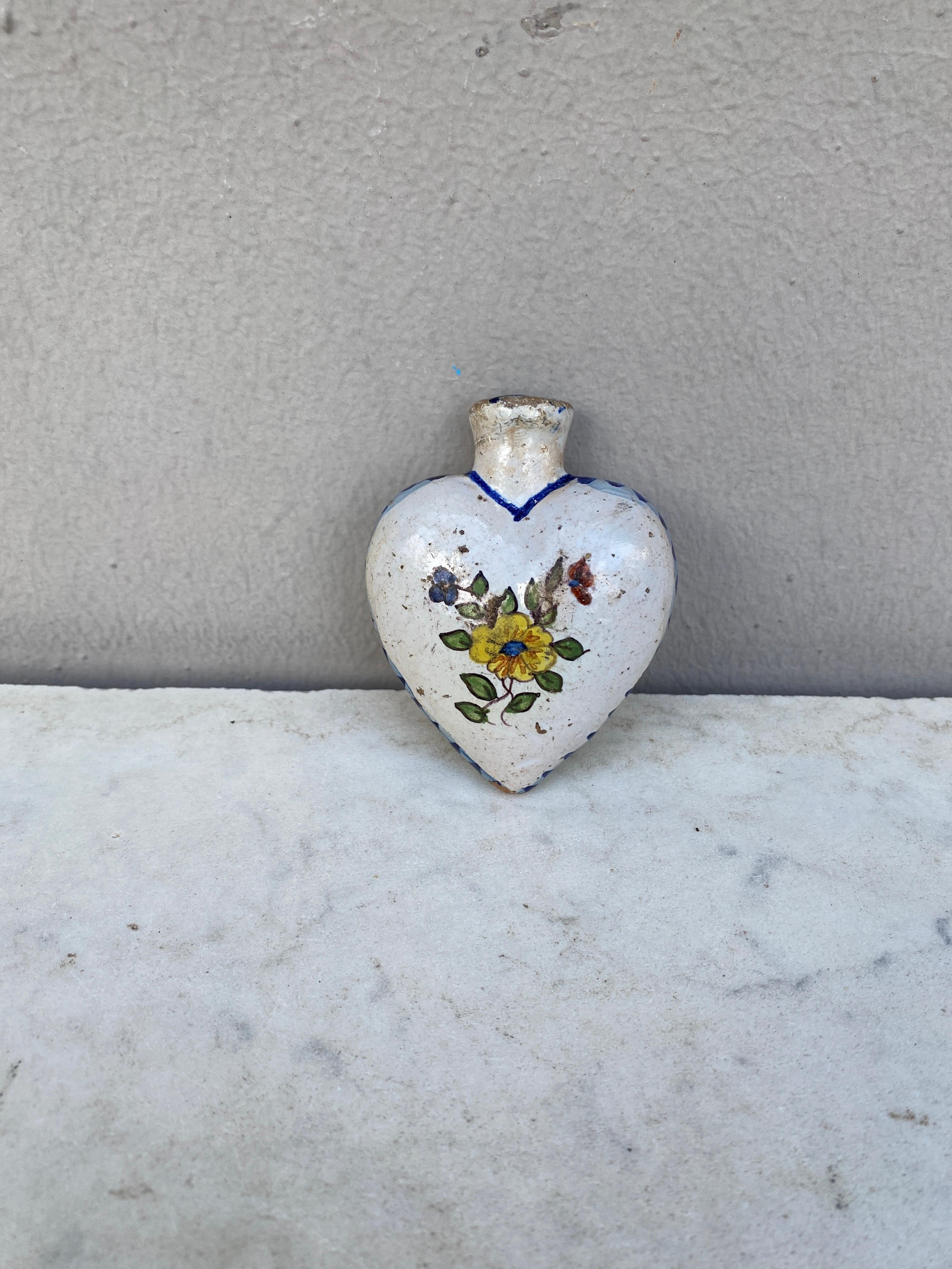French Faience Heart Secouette Flask / Hand Warmer HB Quimper, Circa 1900 For Sale 1