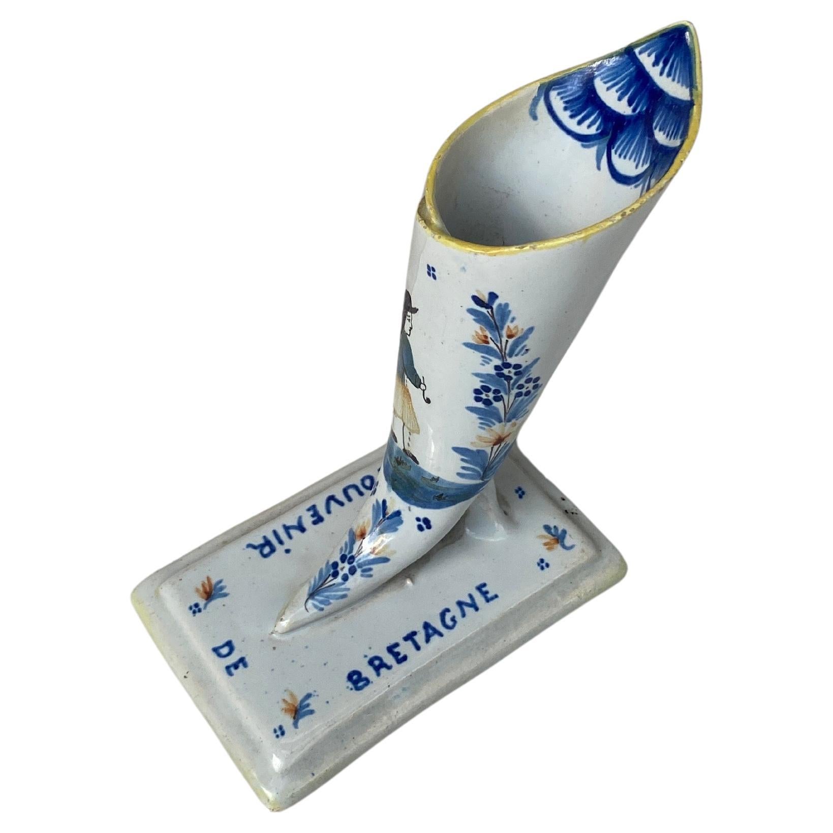 Französische Fayence-Horn-Vase Henriot Quimper, CIRCA 1900 (Land) im Angebot