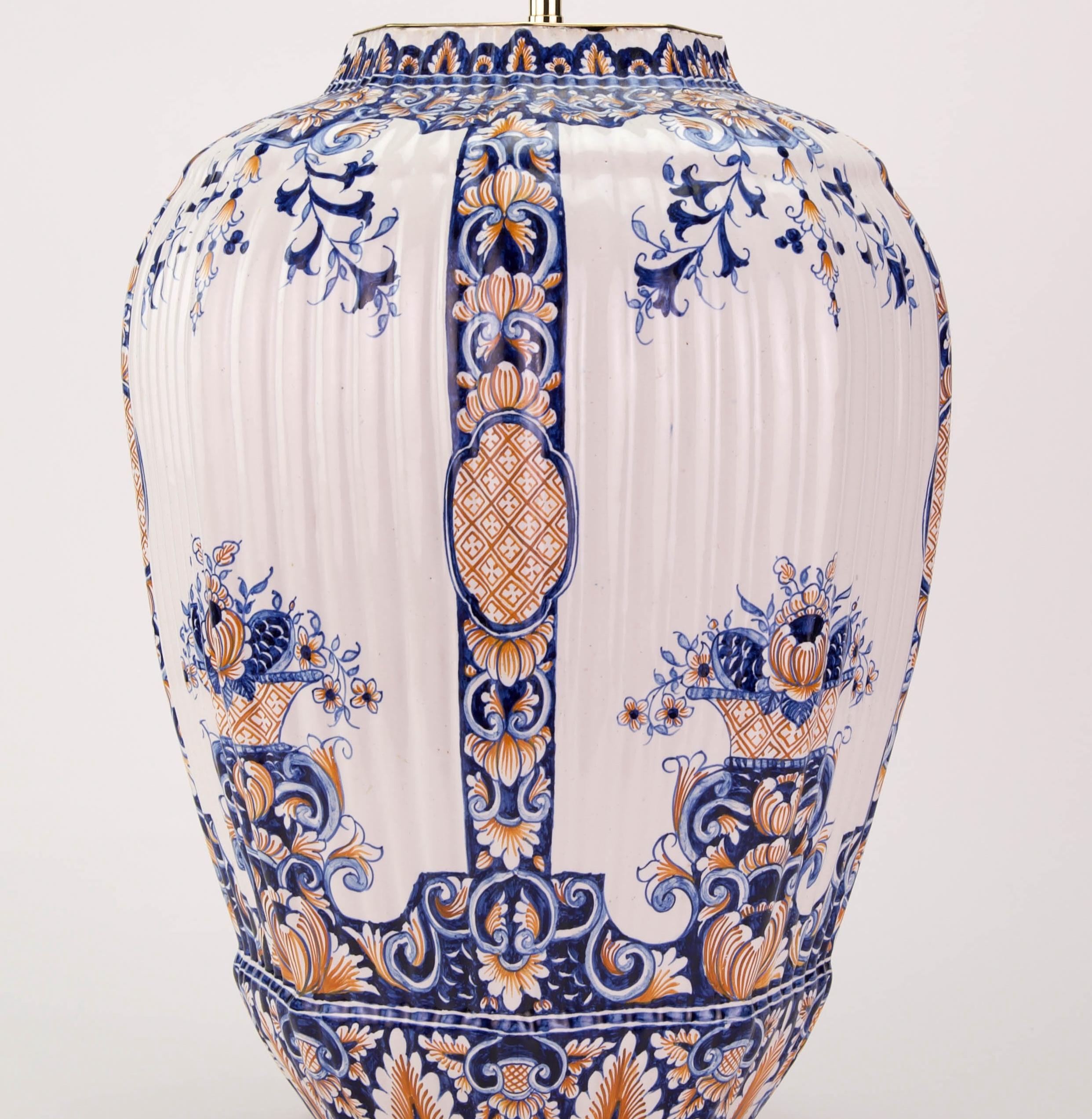 French Faience Large Hexagonal Ribbed Form Blue, White and Iron Red Table Lamp For Sale 4