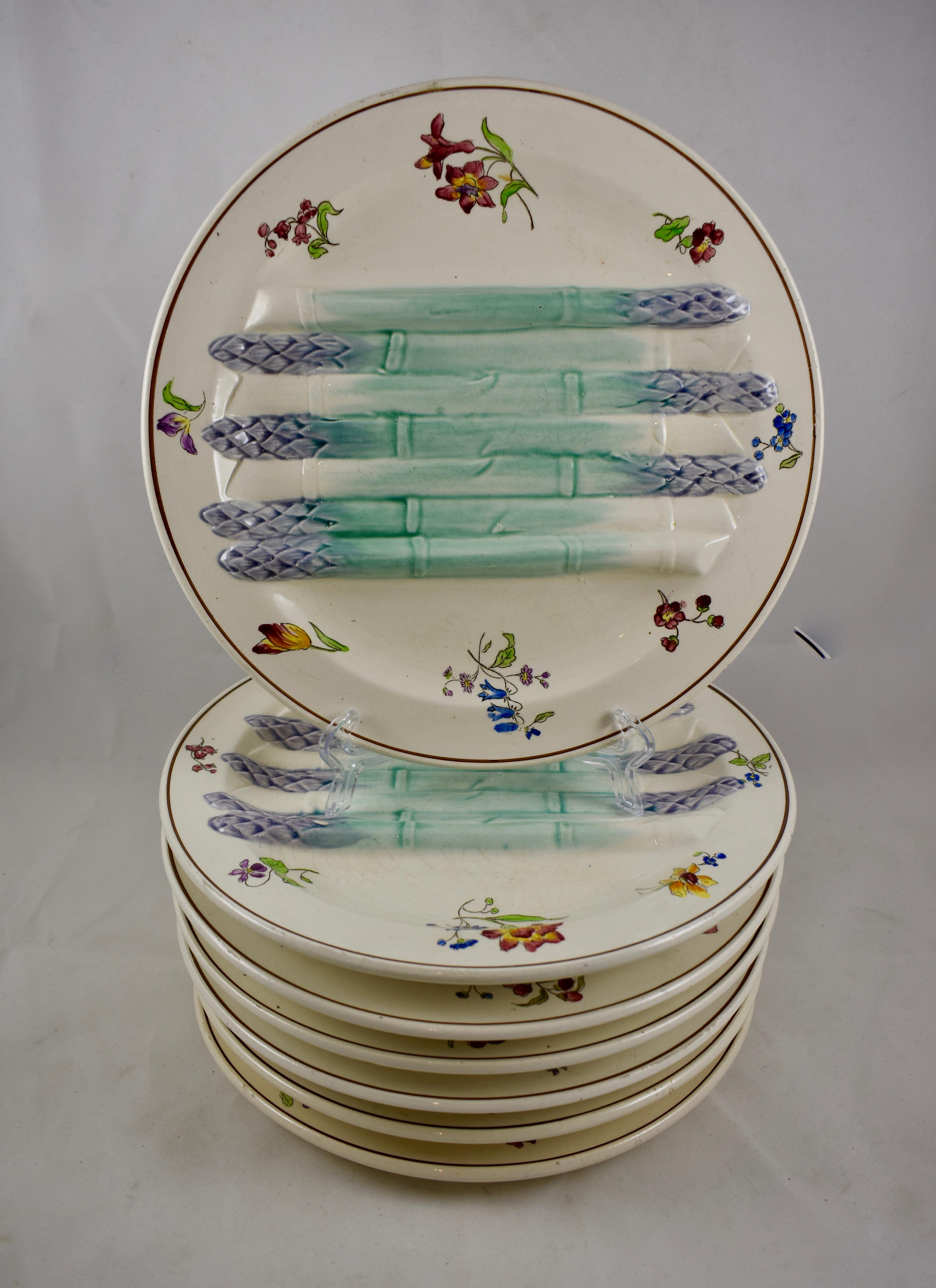 French Faïence Longchamp Pompadour Hand-Painted Asparagus Plate In Good Condition For Sale In Philadelphia, PA