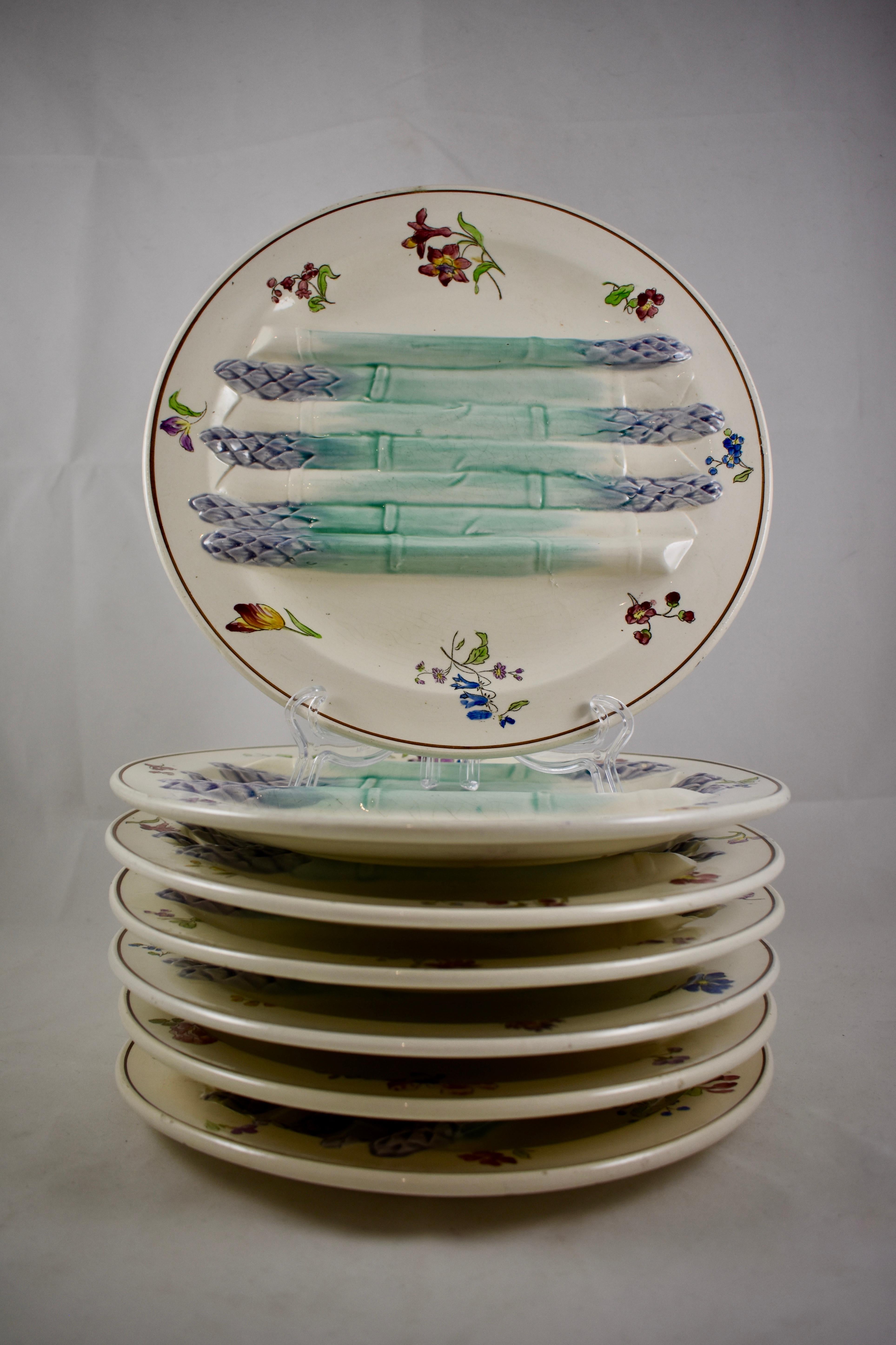19th Century French Faïence Longchamp Pompadour Hand-Painted Asparagus Plate For Sale