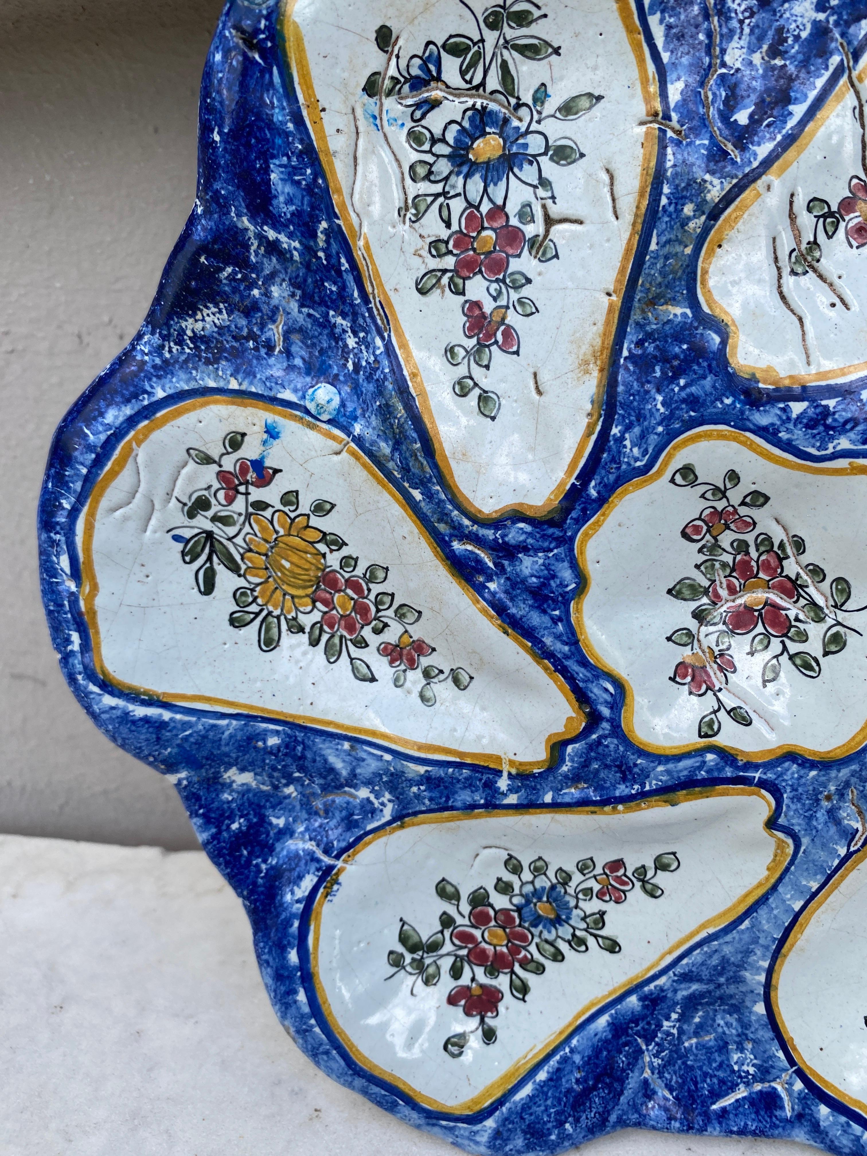 French Faience Oyster Plate circa 1920 In Good Condition For Sale In Austin, TX