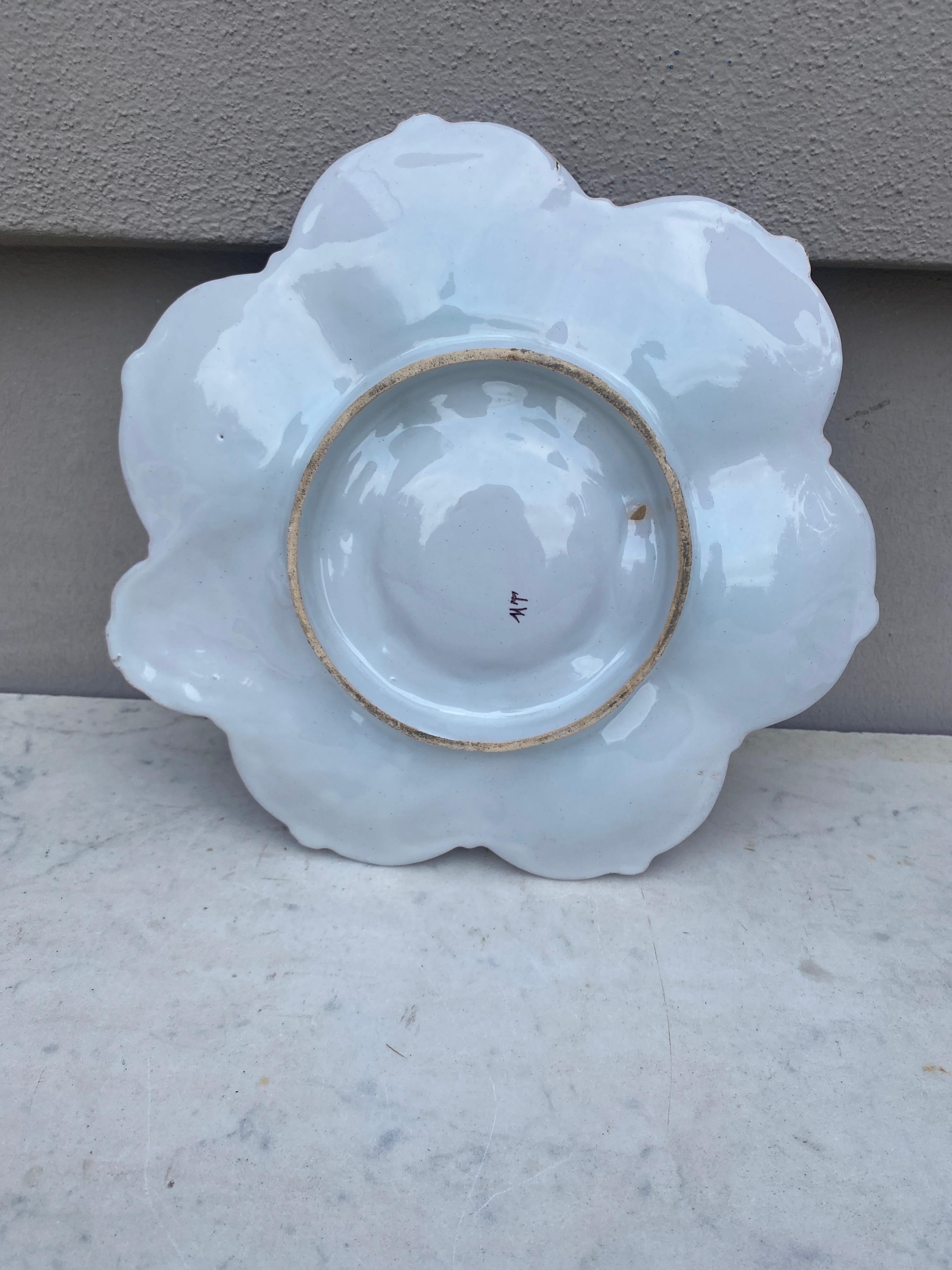 Assiette à huîtres en faïence française Saint-Clément, vers 1890 Bon état - En vente à Austin, TX