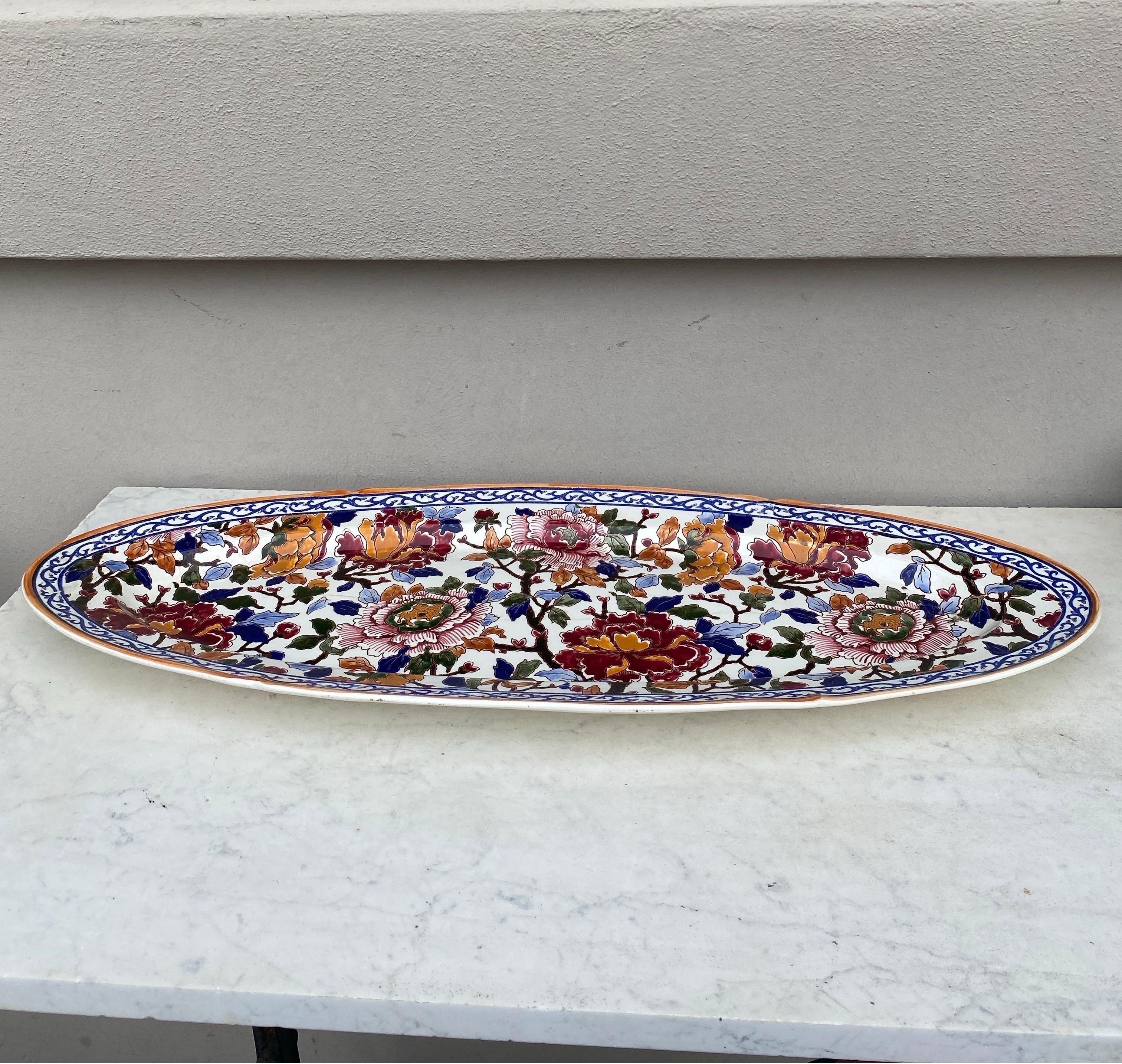 French Faience Peonies Fish Platter Gien Circa 1950 In Good Condition For Sale In Austin, TX