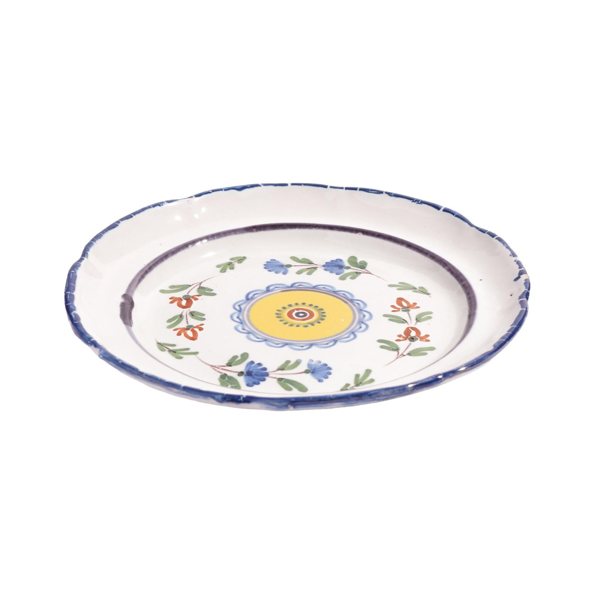 Französischer Fayence-Teller, um 1800 im Zustand „Relativ gut“ im Angebot in Kenilworth, IL
