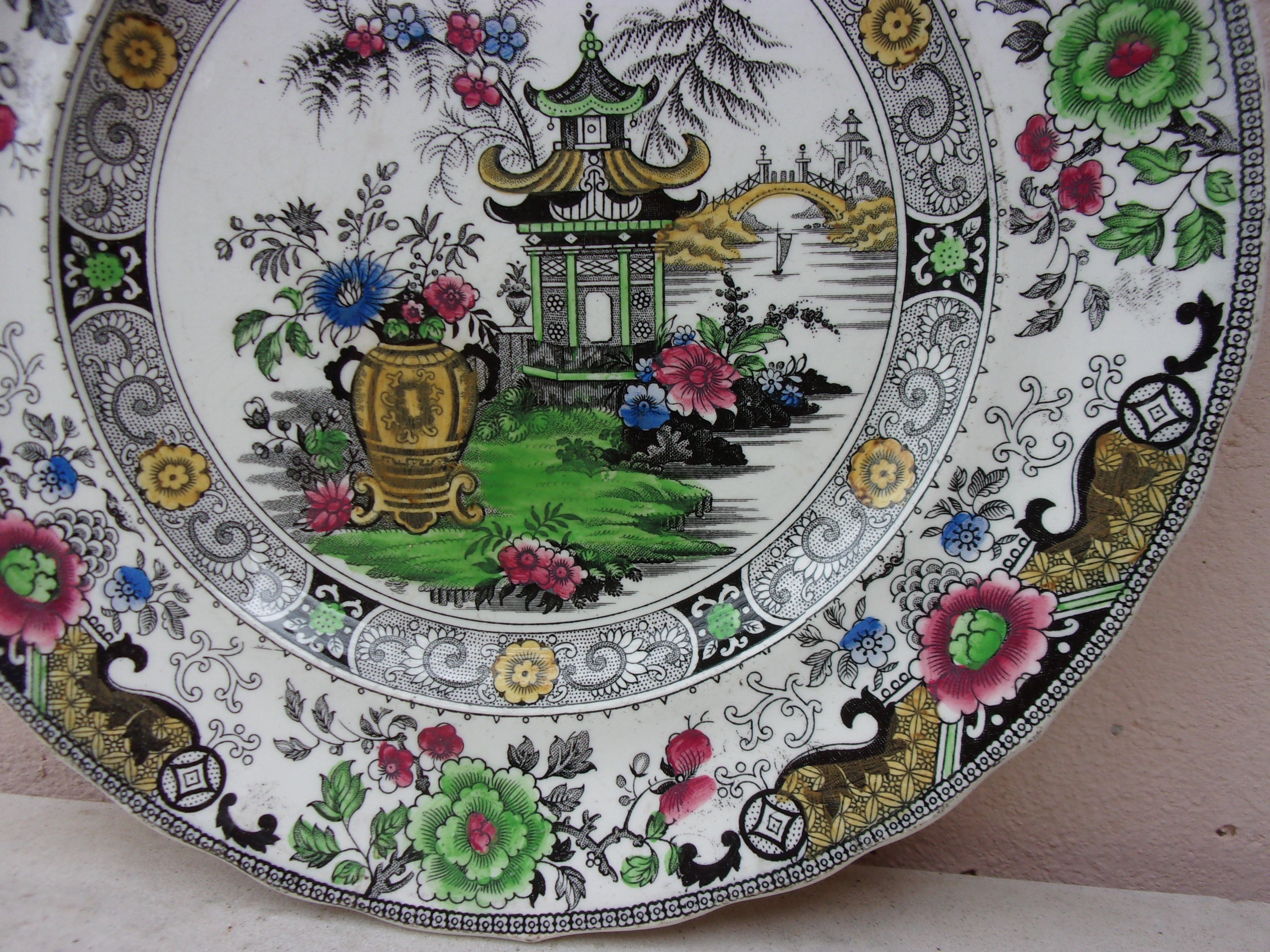 French Faience Plate Chinoiserie Creil & Montereau circa 1834 In Good Condition In Austin, TX