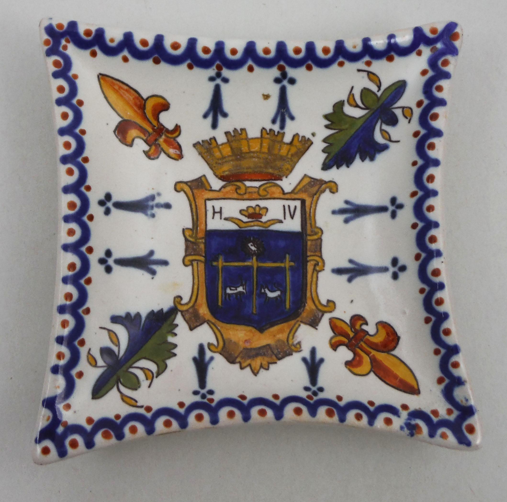 Large French Faience Platter Fourmaintraux Desvres, circa 1890 1