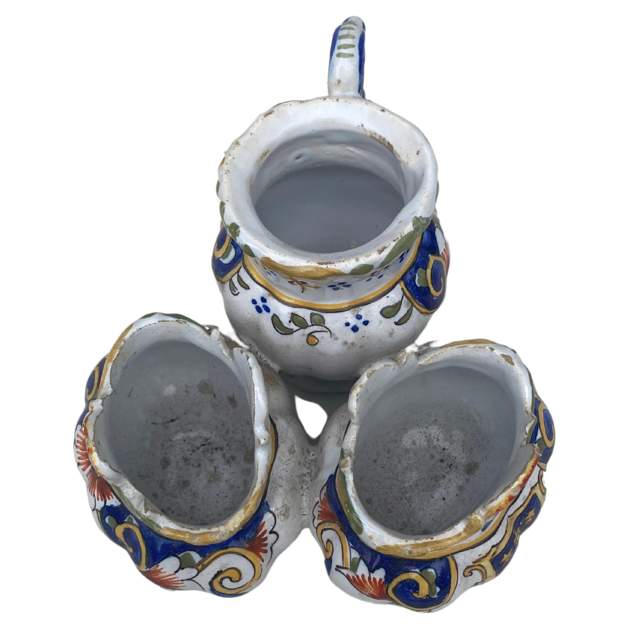 French Faience Salt & Pepper Set Desvres , Circa 1900 In Good Condition For Sale In Austin, TX