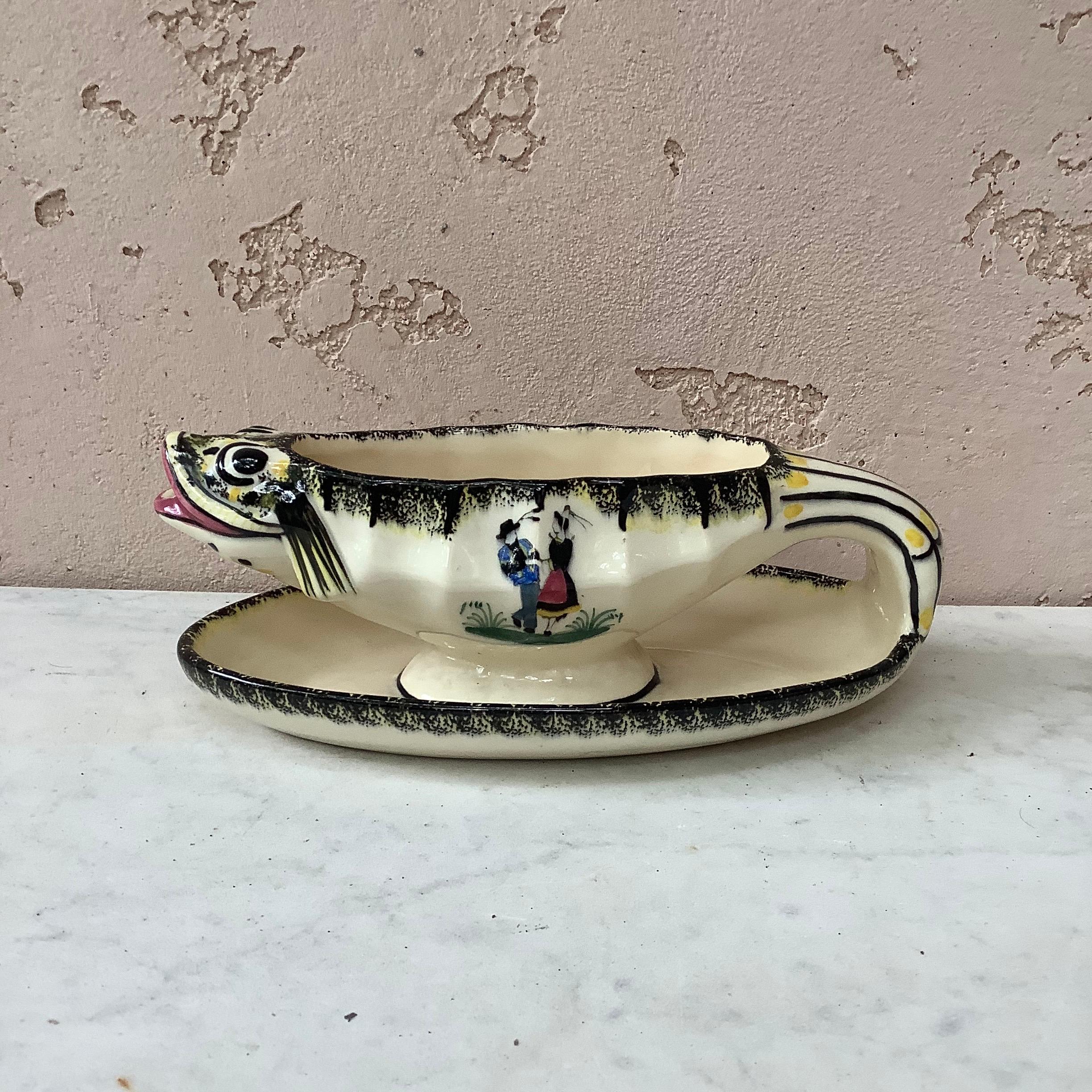 French Faience saucer Henriot Quimper, circa 1940.