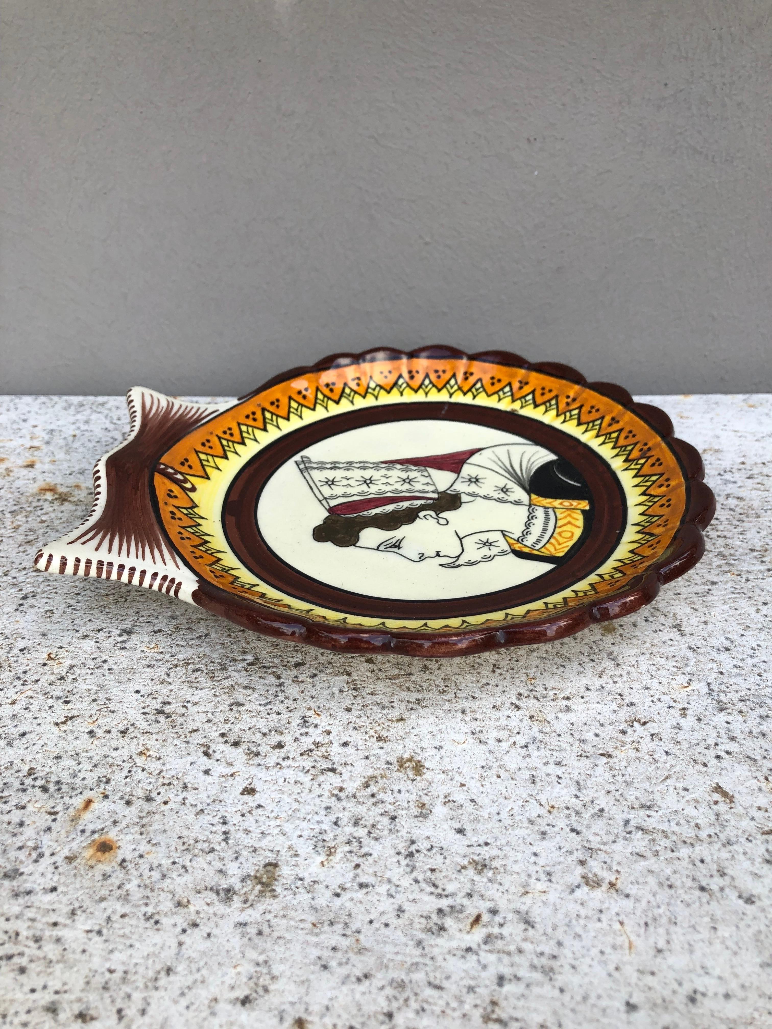 Art Deco French Faience Shell Plate Henriot Quimper Circa 1930 For Sale
