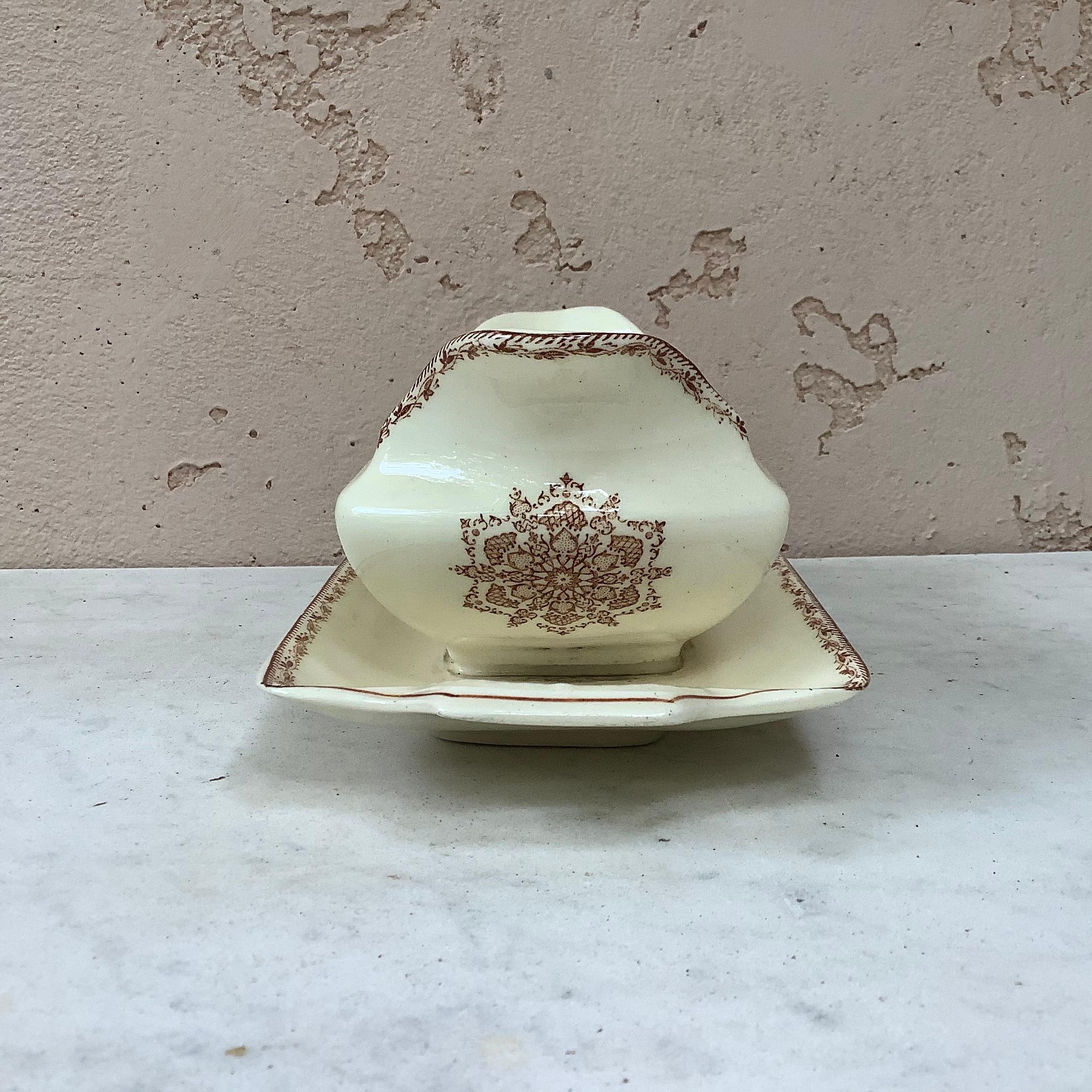 French faience saucer signed Salins, circa 1890.
Decorated with snowflakes.