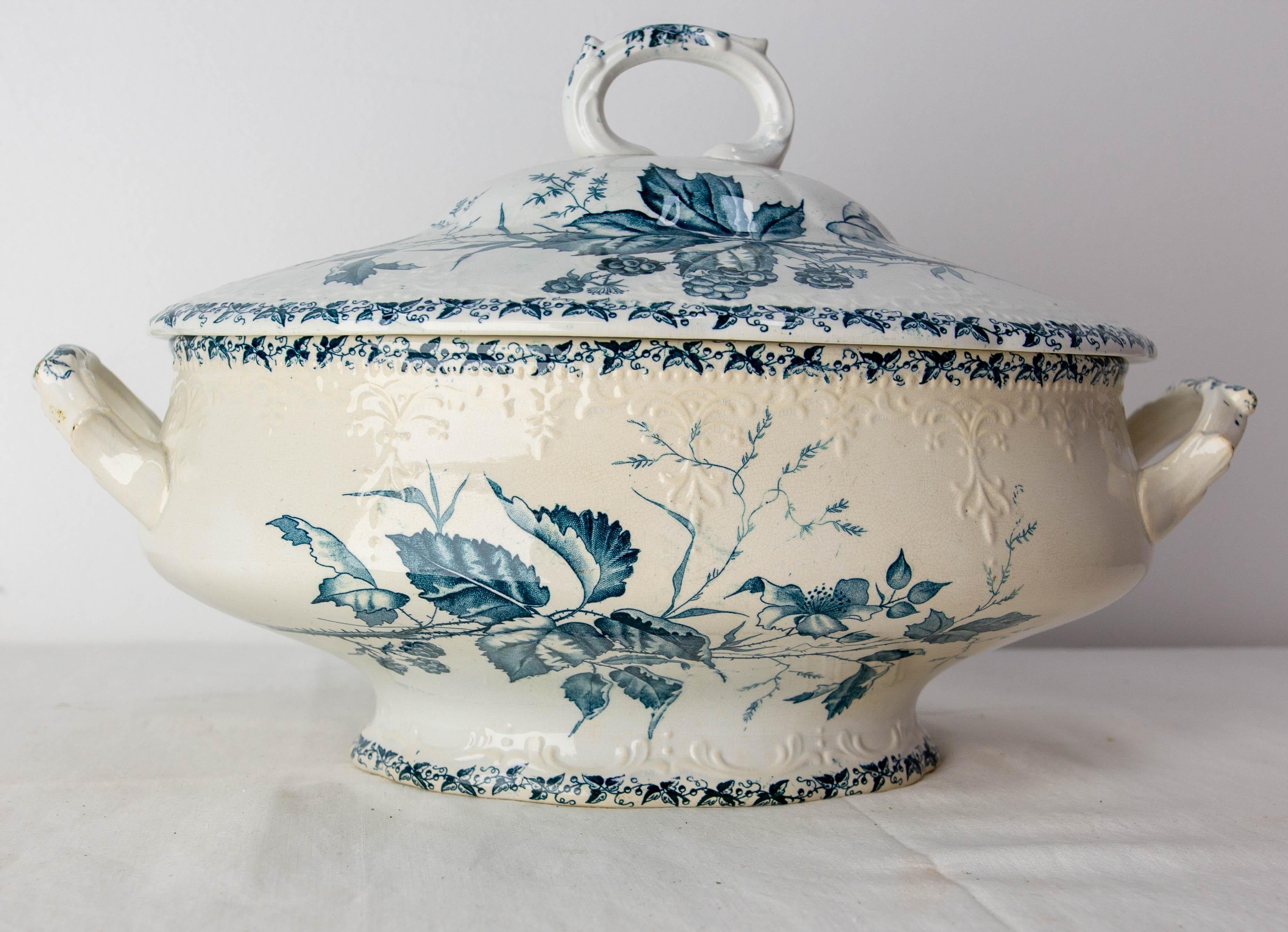 French Provincial French Faience Soup Tureen with Floral Decoration, circa 1900 For Sale