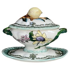 Zuppiera di girasoli in faience francese Creil et Montereau, circa 1890