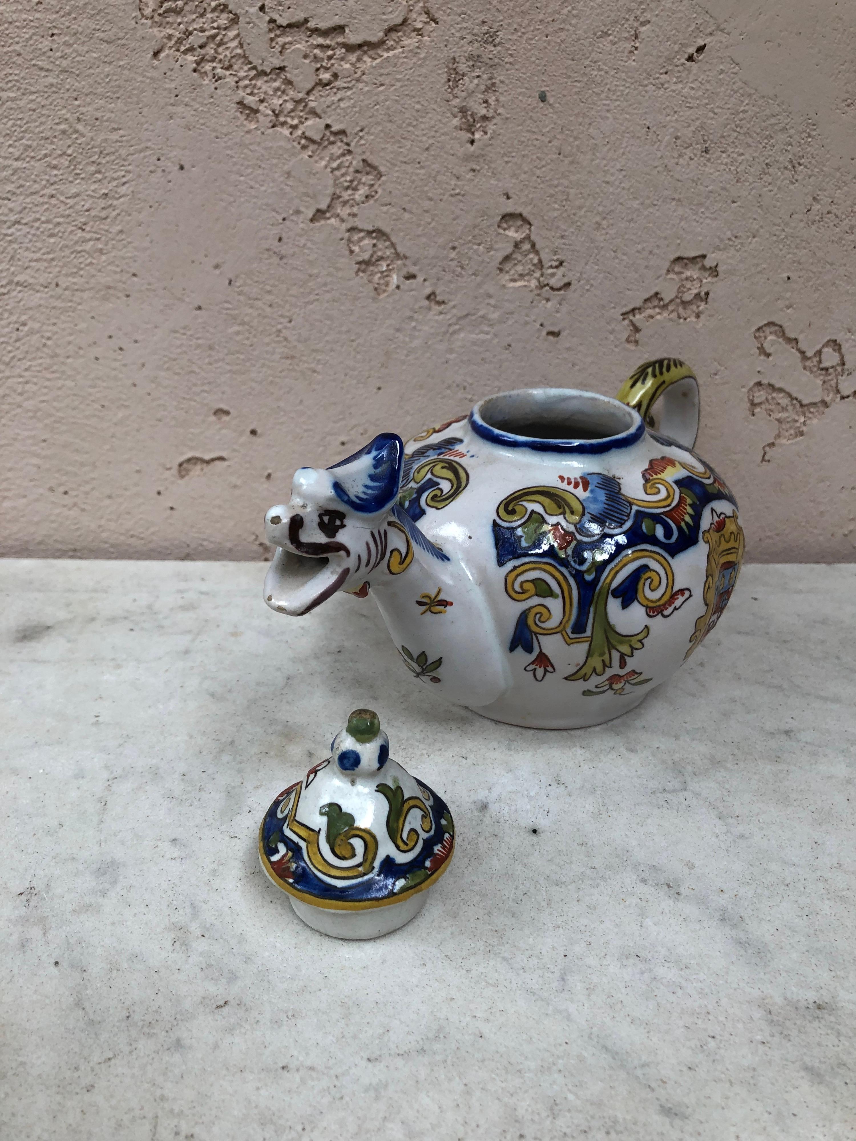 French Faience Teapot Desvres, Circa 1900 In Good Condition For Sale In Austin, TX