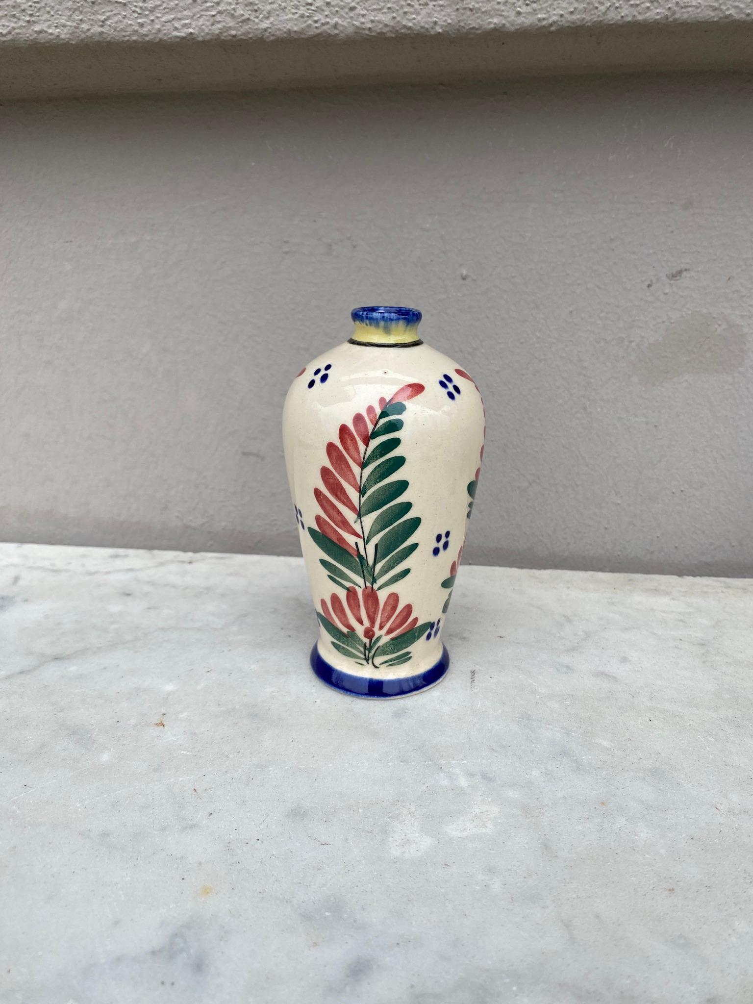 Rustico Vaso di faience francese HB Quimper, circa 1920 in vendita