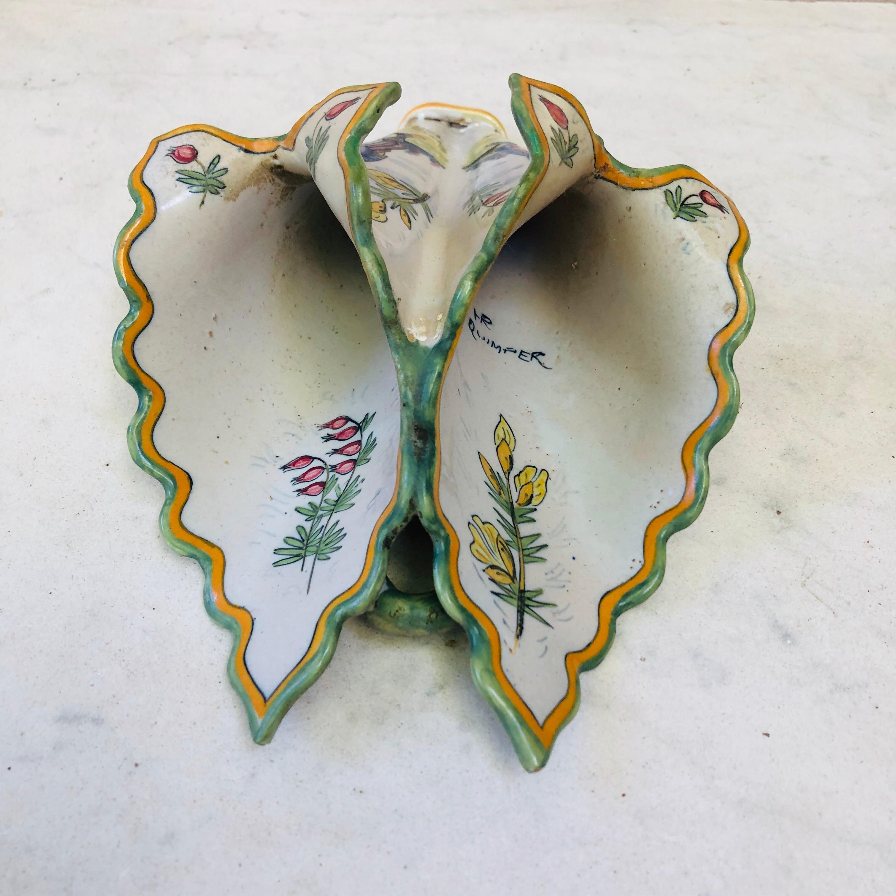 French Faience Wall Pocket Henriot Quimper In Good Condition In Austin, TX