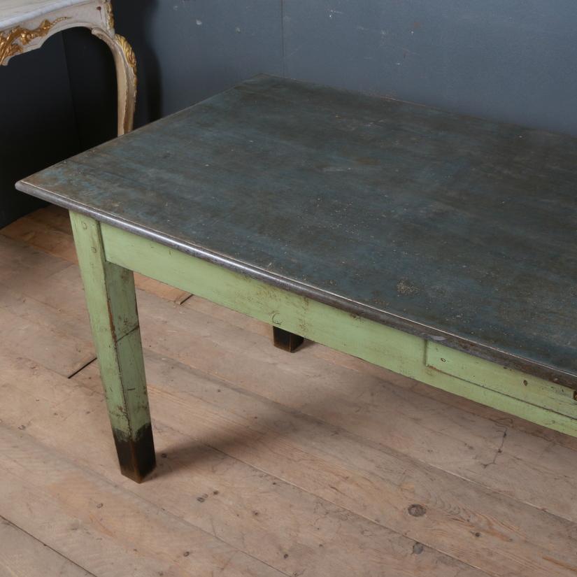 French Farm Table In Good Condition In Leamington Spa, Warwickshire