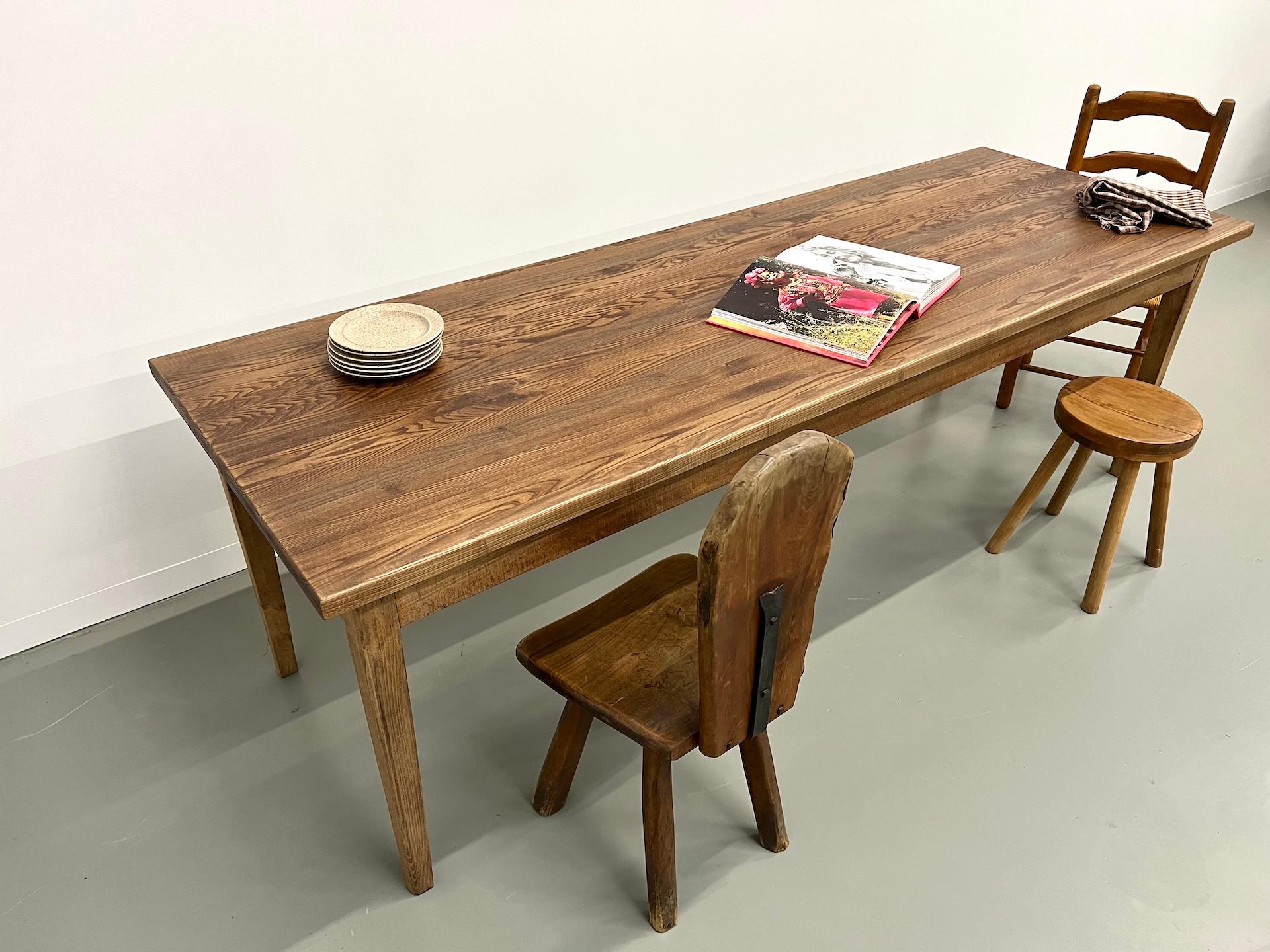 French farm table with spindle legs in solid beech and ash For Sale 5