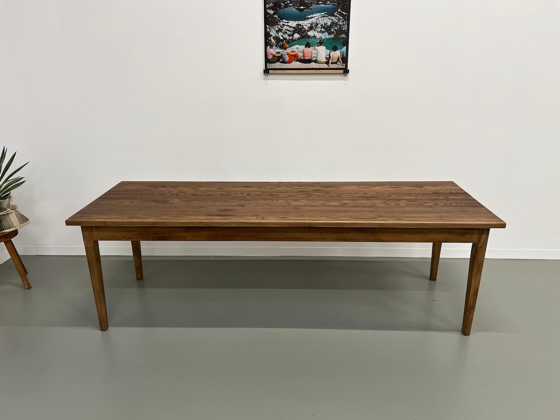 French farm table with spindle legs in solid beech and ash In Good Condition For Sale In LYON, FR