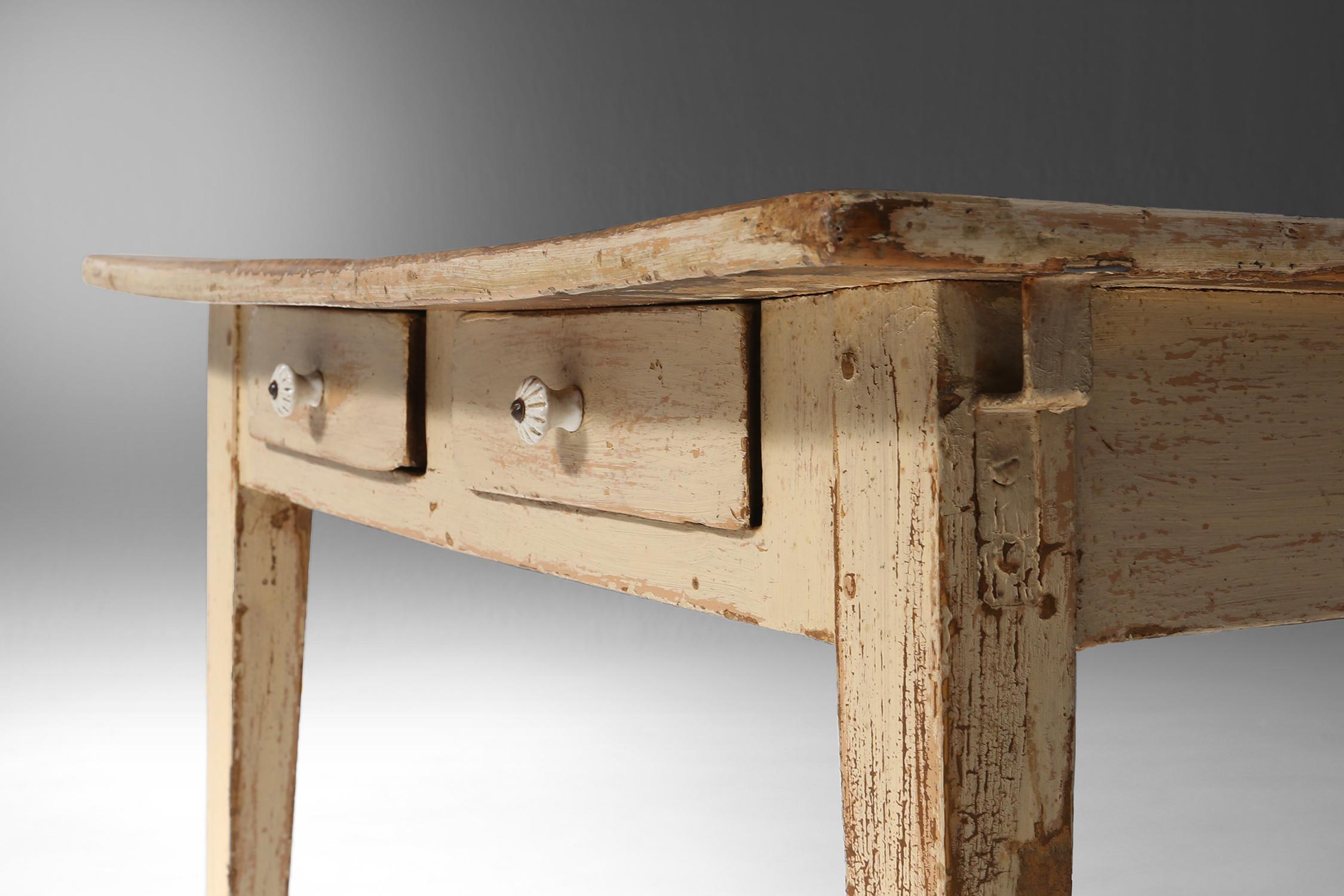 French farm table with tapered legs late 1800 For Sale 2