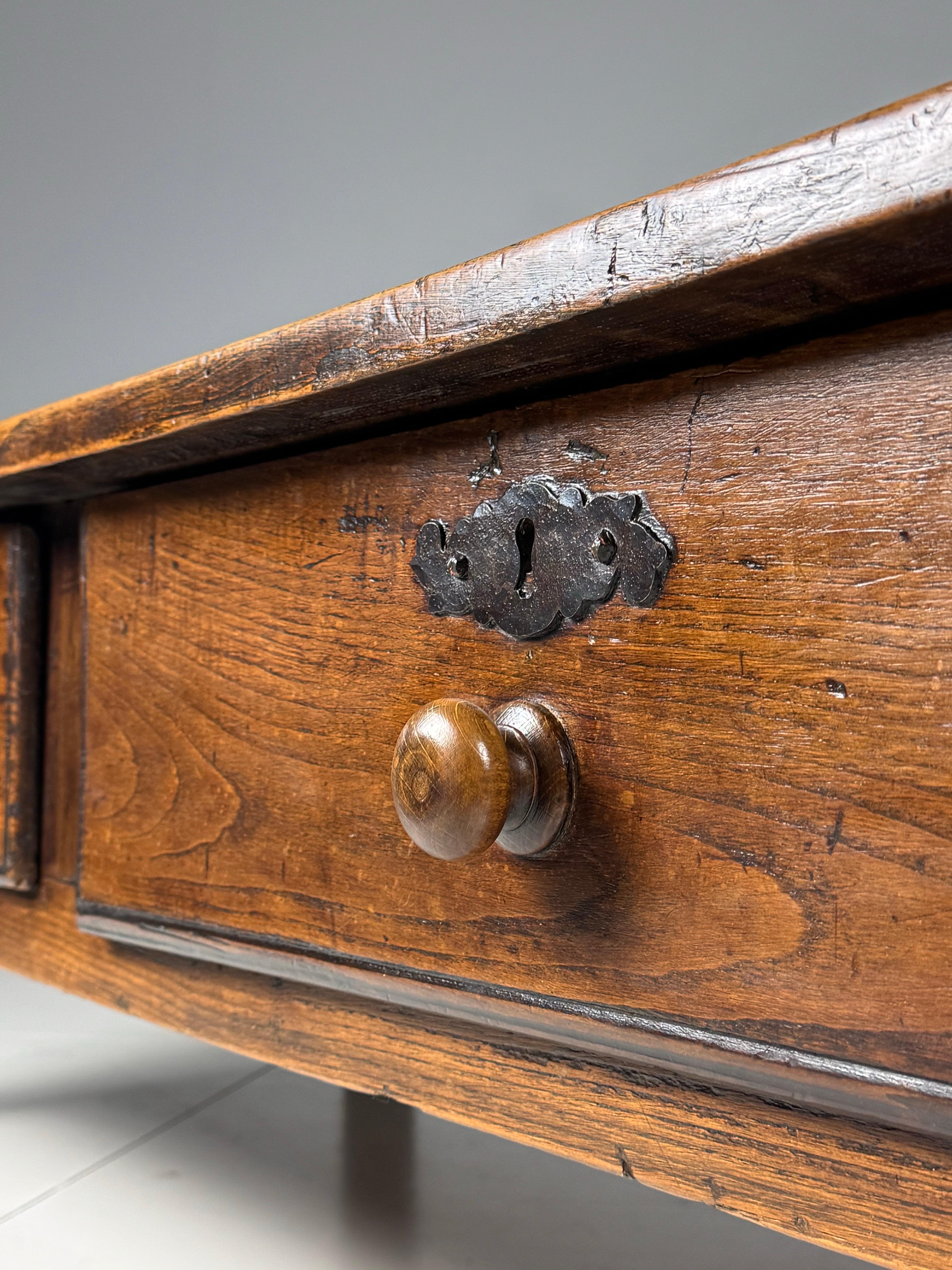 French Farmhouse coffee table ca. 1800 For Sale 7
