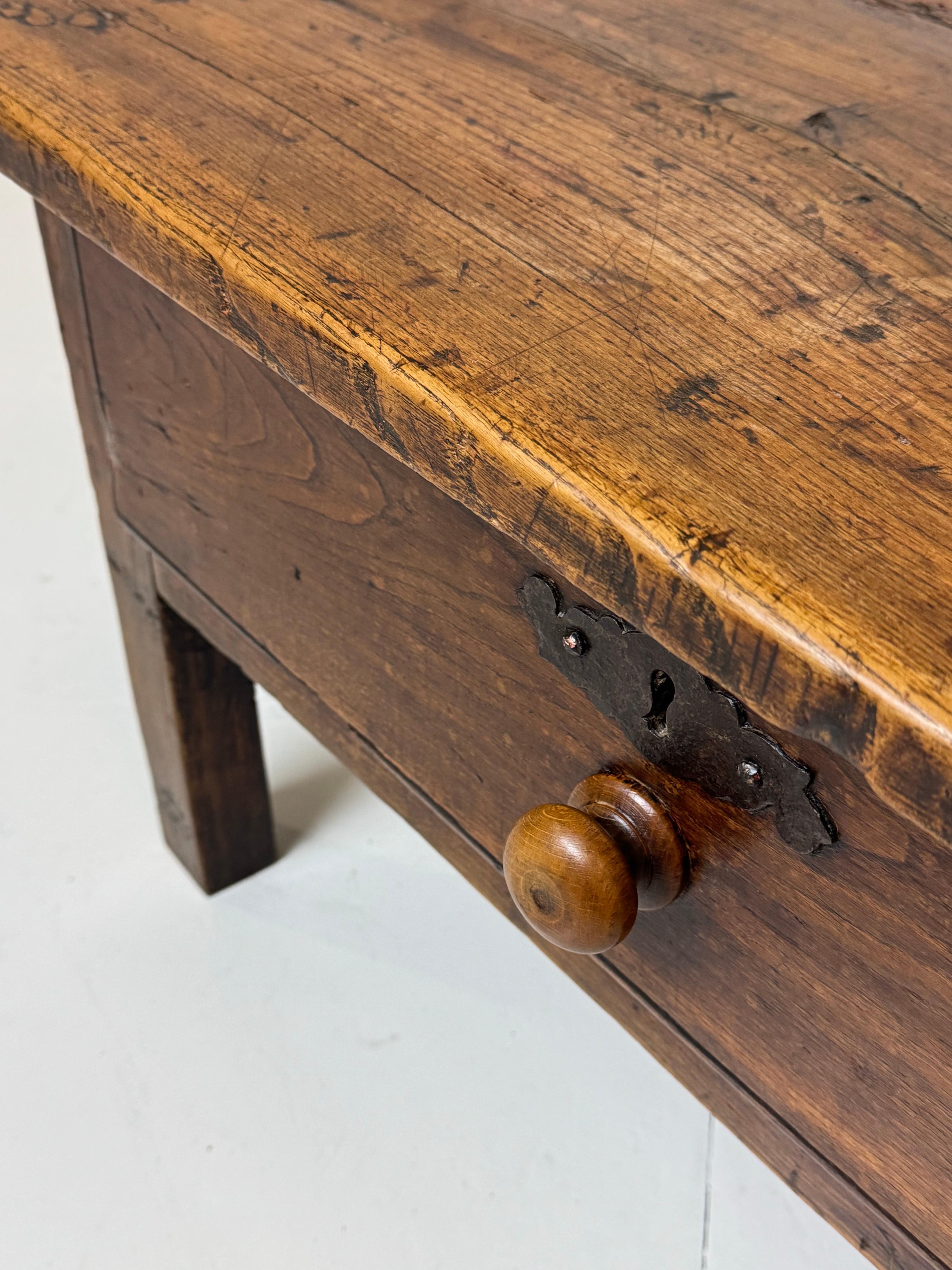 French Farmhouse coffee table ca. 1800 For Sale 10