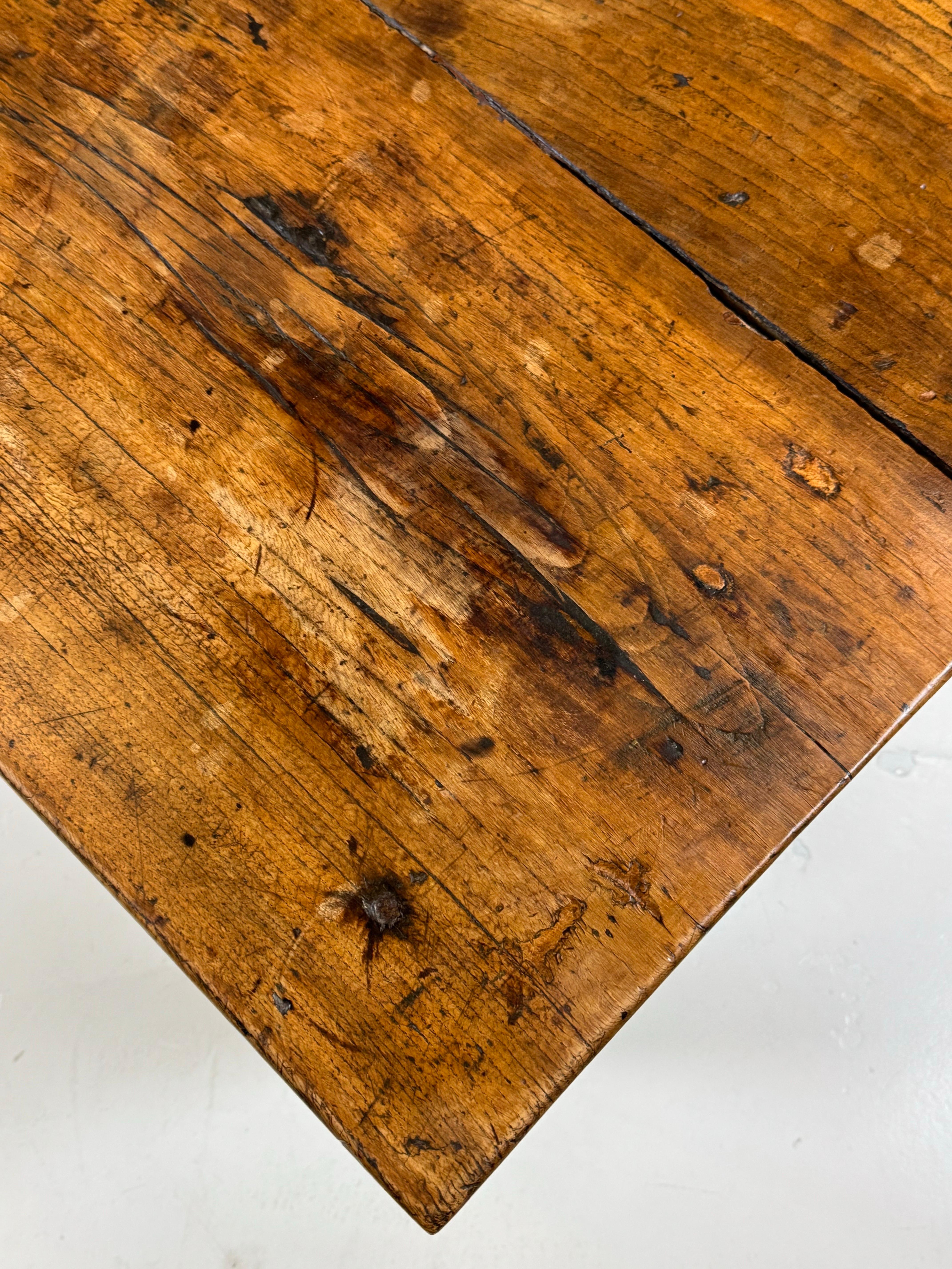 French Farmhouse coffee table ca. 1800 For Sale 4