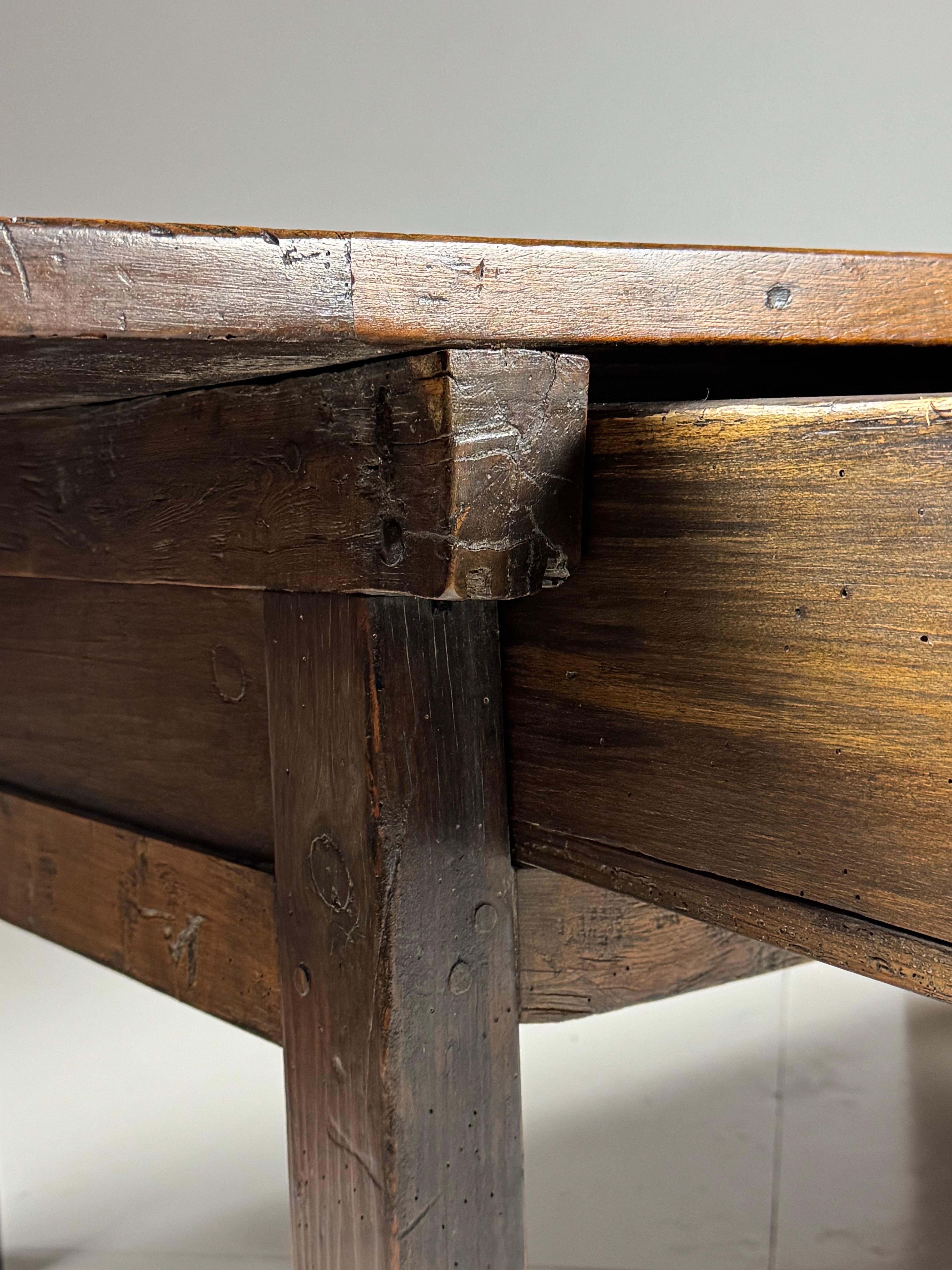 French Farmhouse coffee table For Sale 8