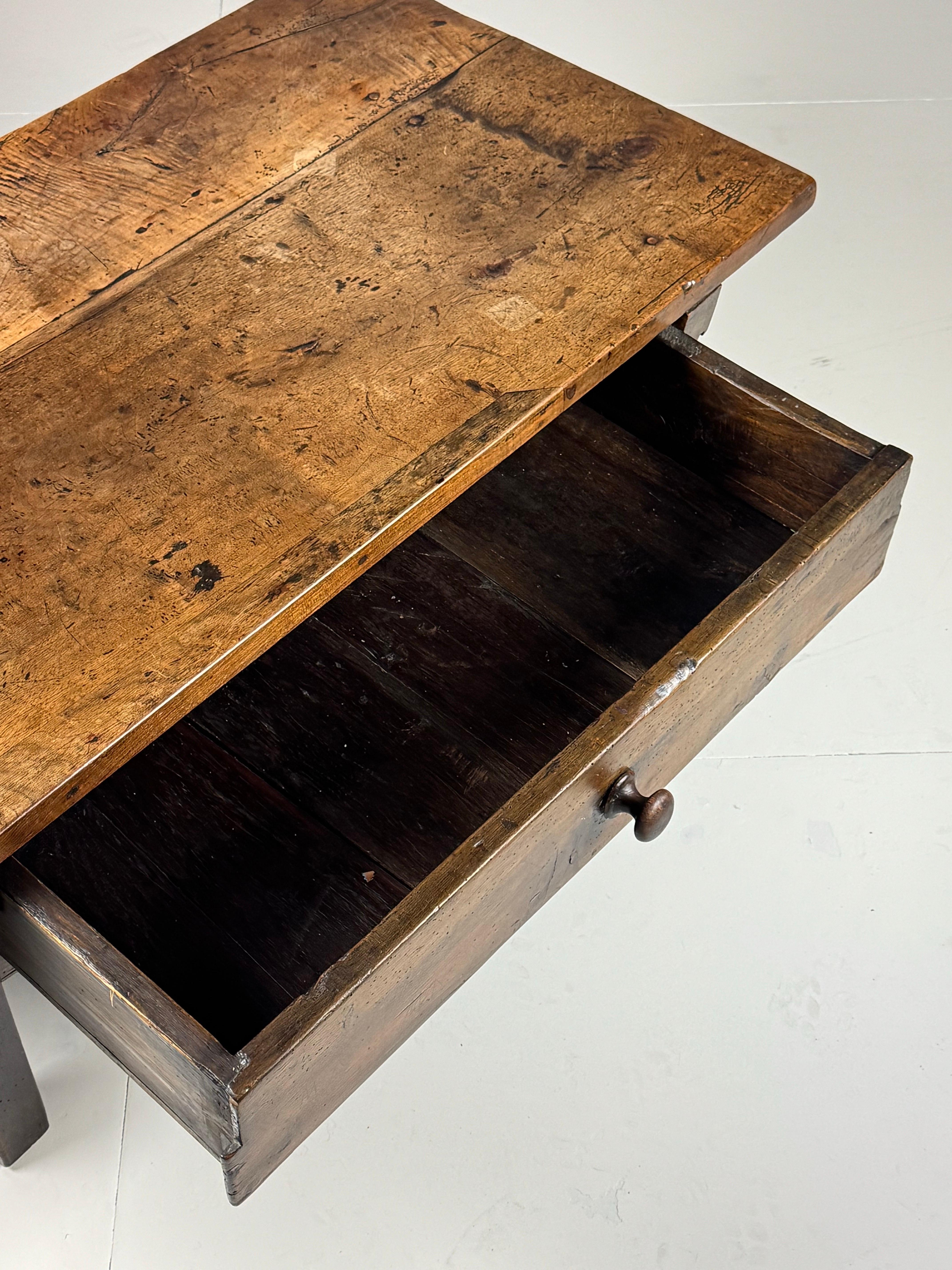 French Farmhouse coffee table For Sale 10