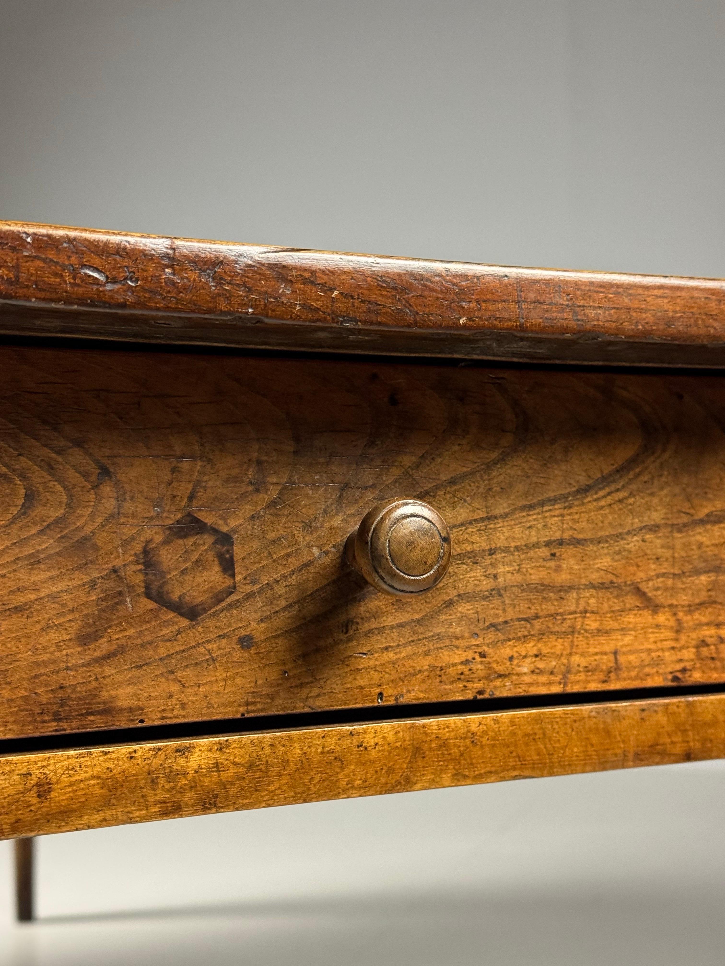 Mesa de comedor de granja francesa siglo XIX en venta 6