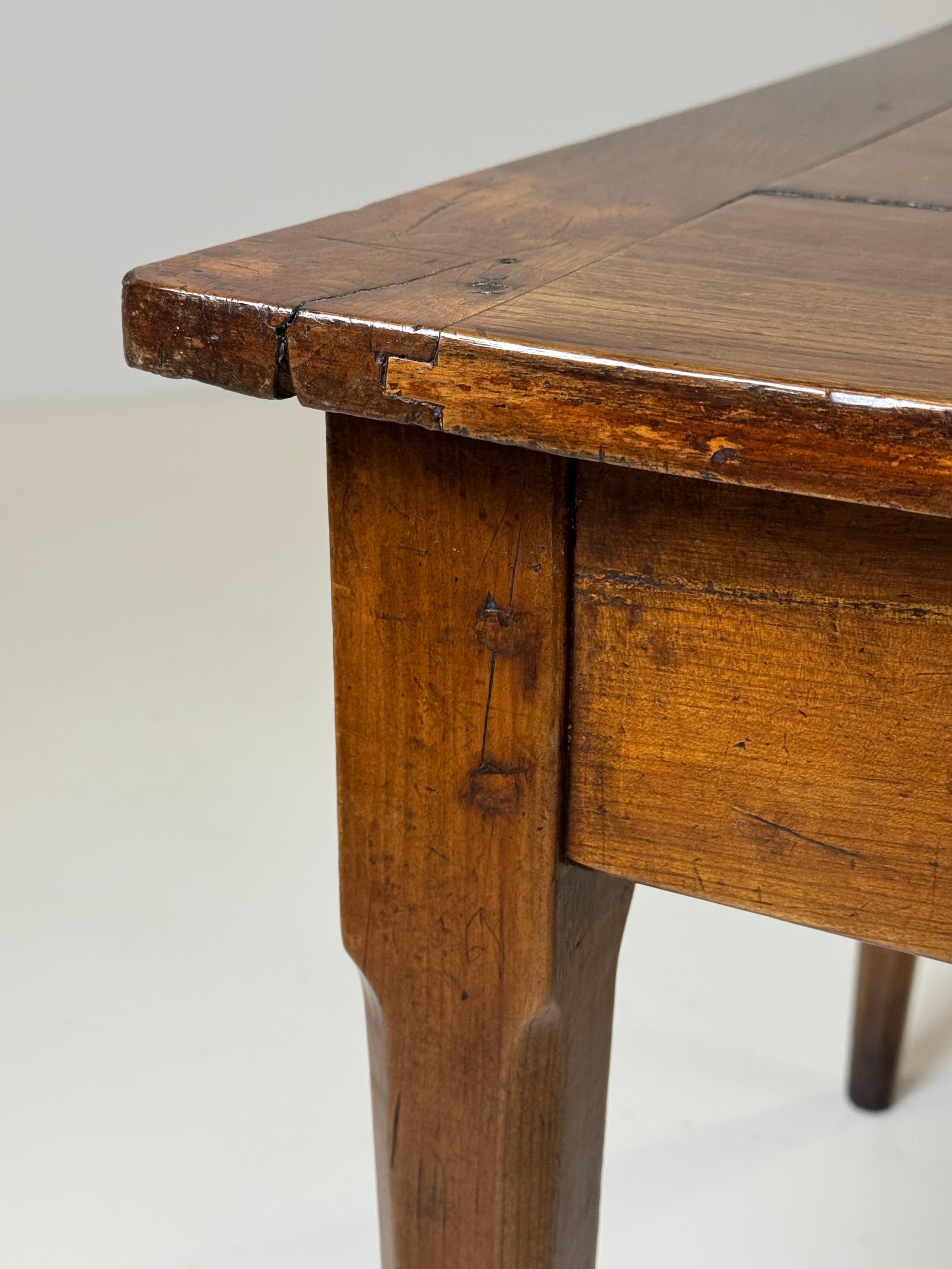 Mesa de comedor de granja francesa siglo XIX en venta 8