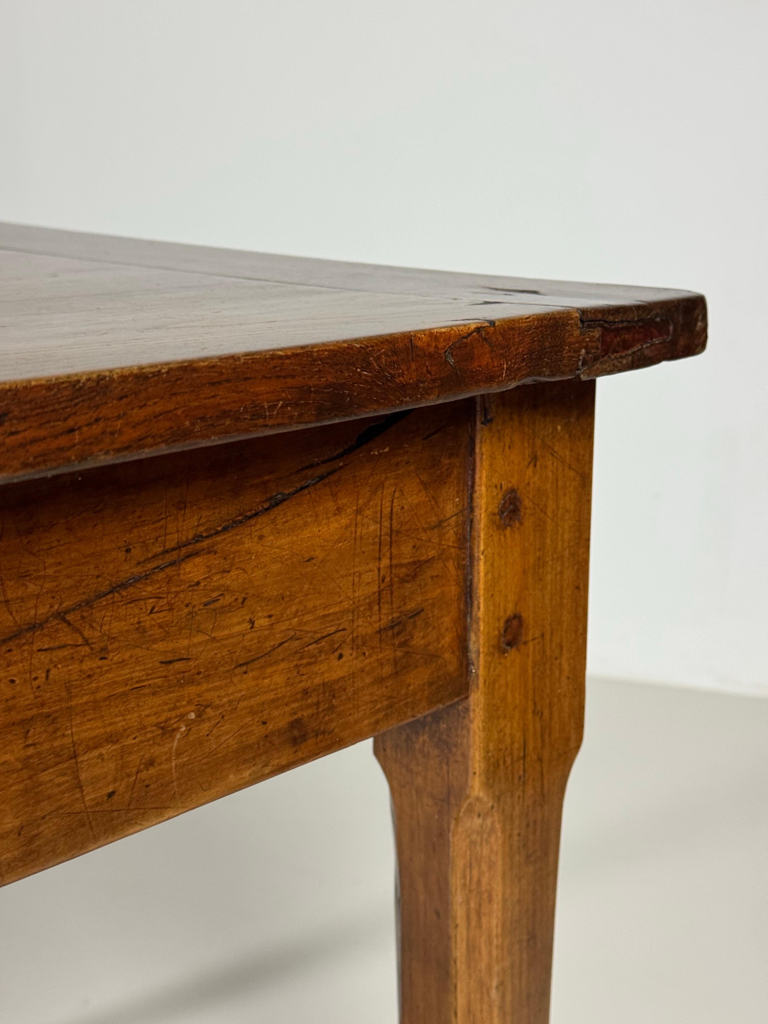 Mesa de comedor de granja francesa siglo XIX en venta 1