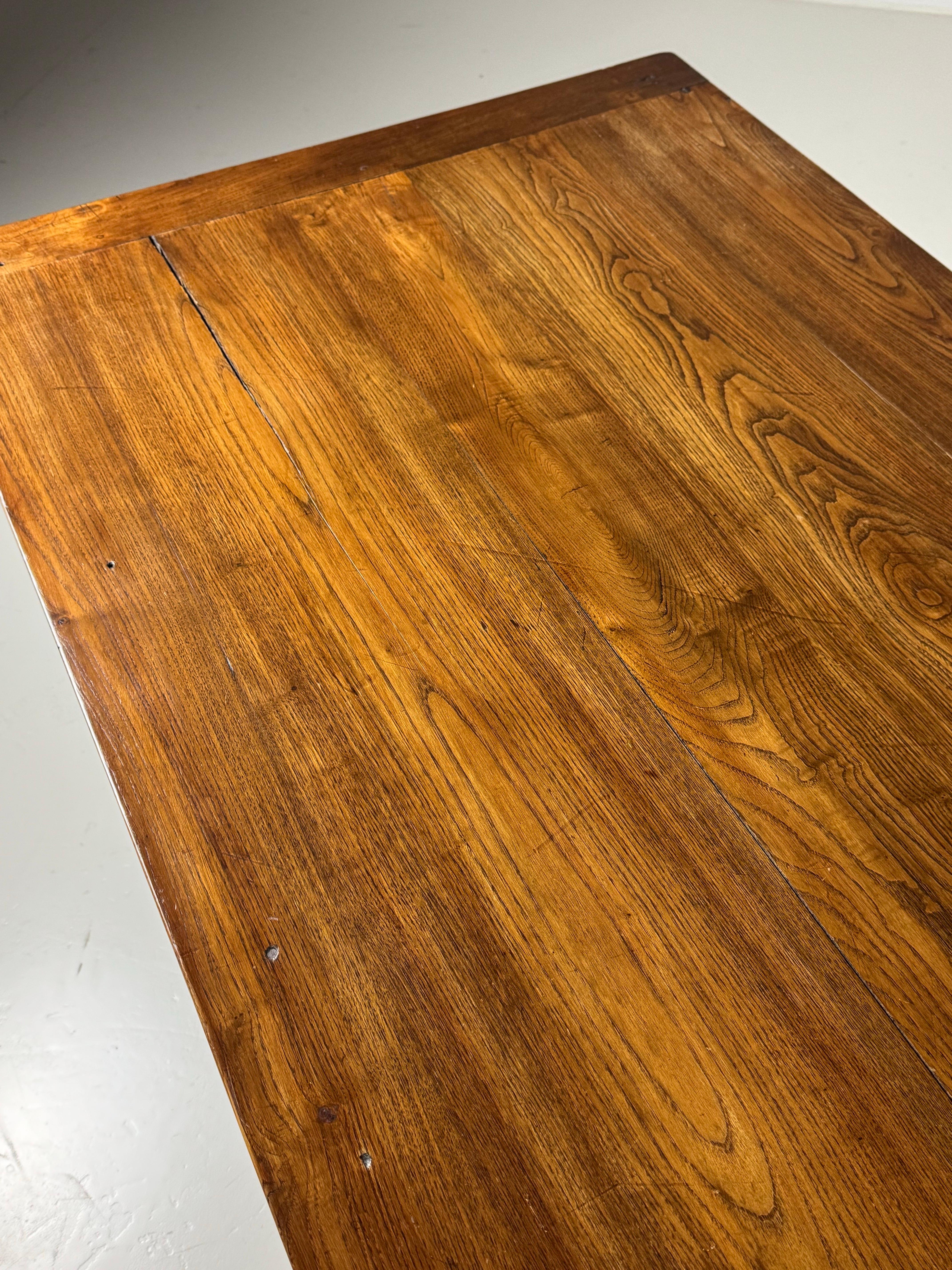 Mesa de comedor de granja francesa siglo XIX en venta 2