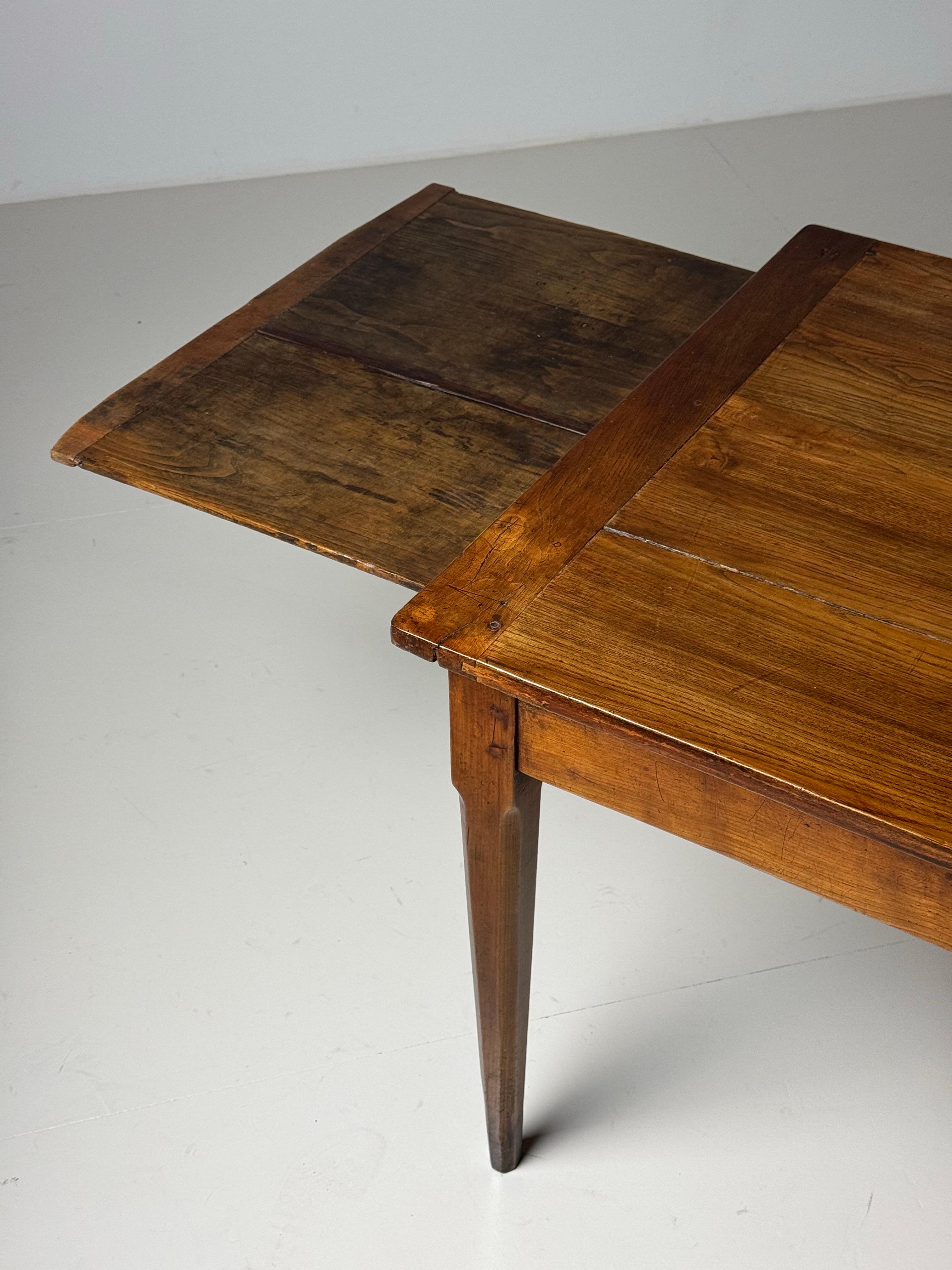 Mesa de comedor de granja francesa siglo XIX en venta 3