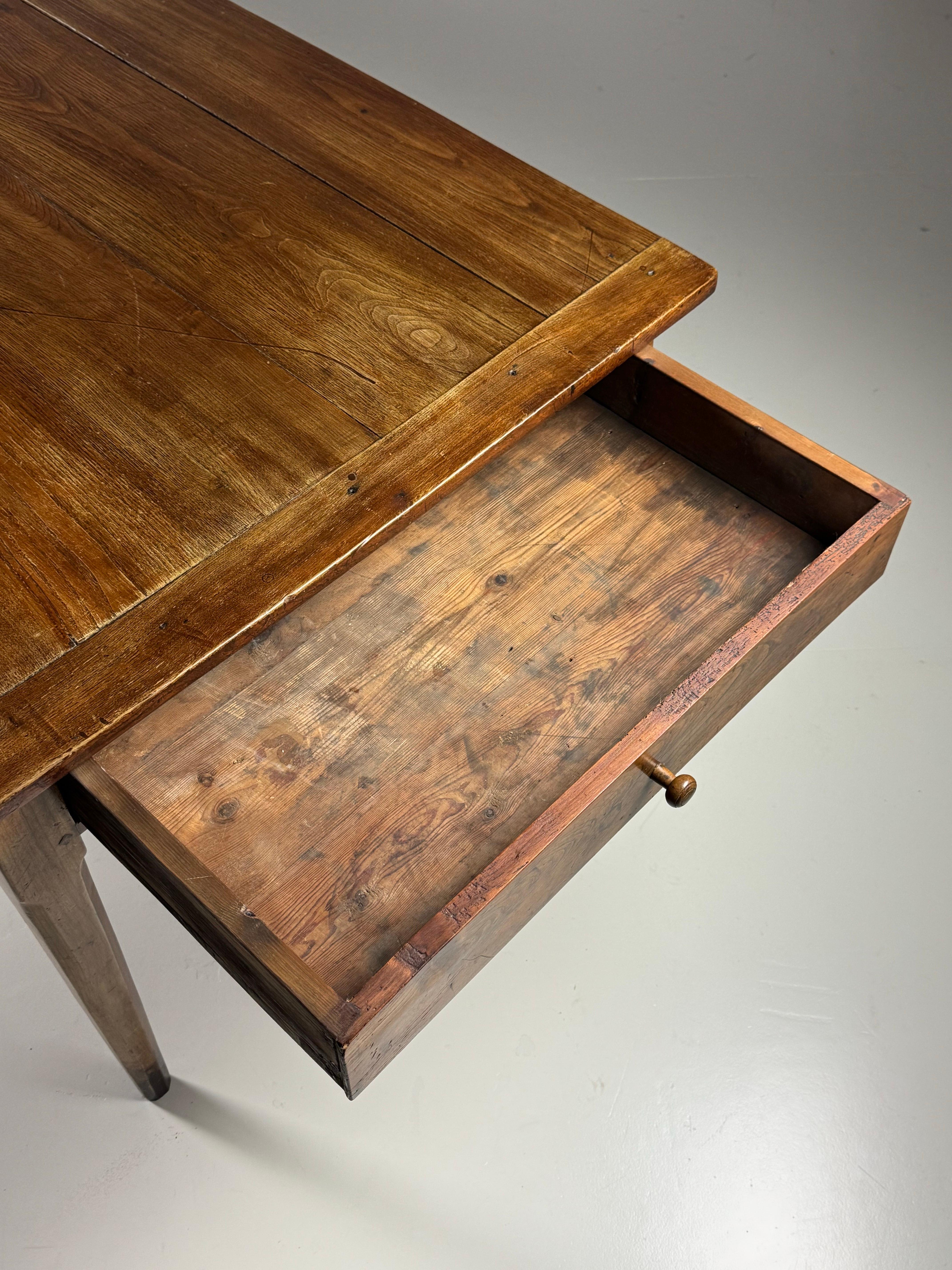Mesa de comedor de granja francesa siglo XIX en venta 4