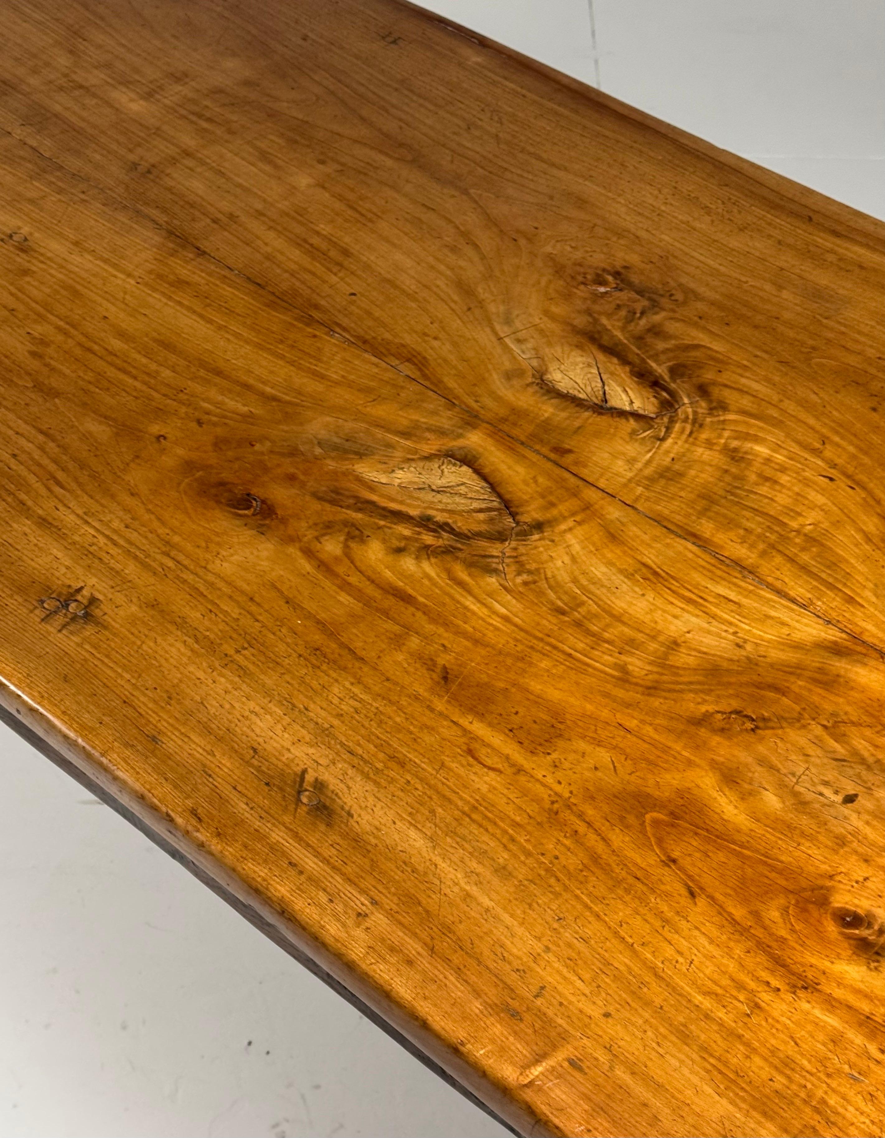 XIXe siècle Table à manger de ferme française 246 cm en vente
