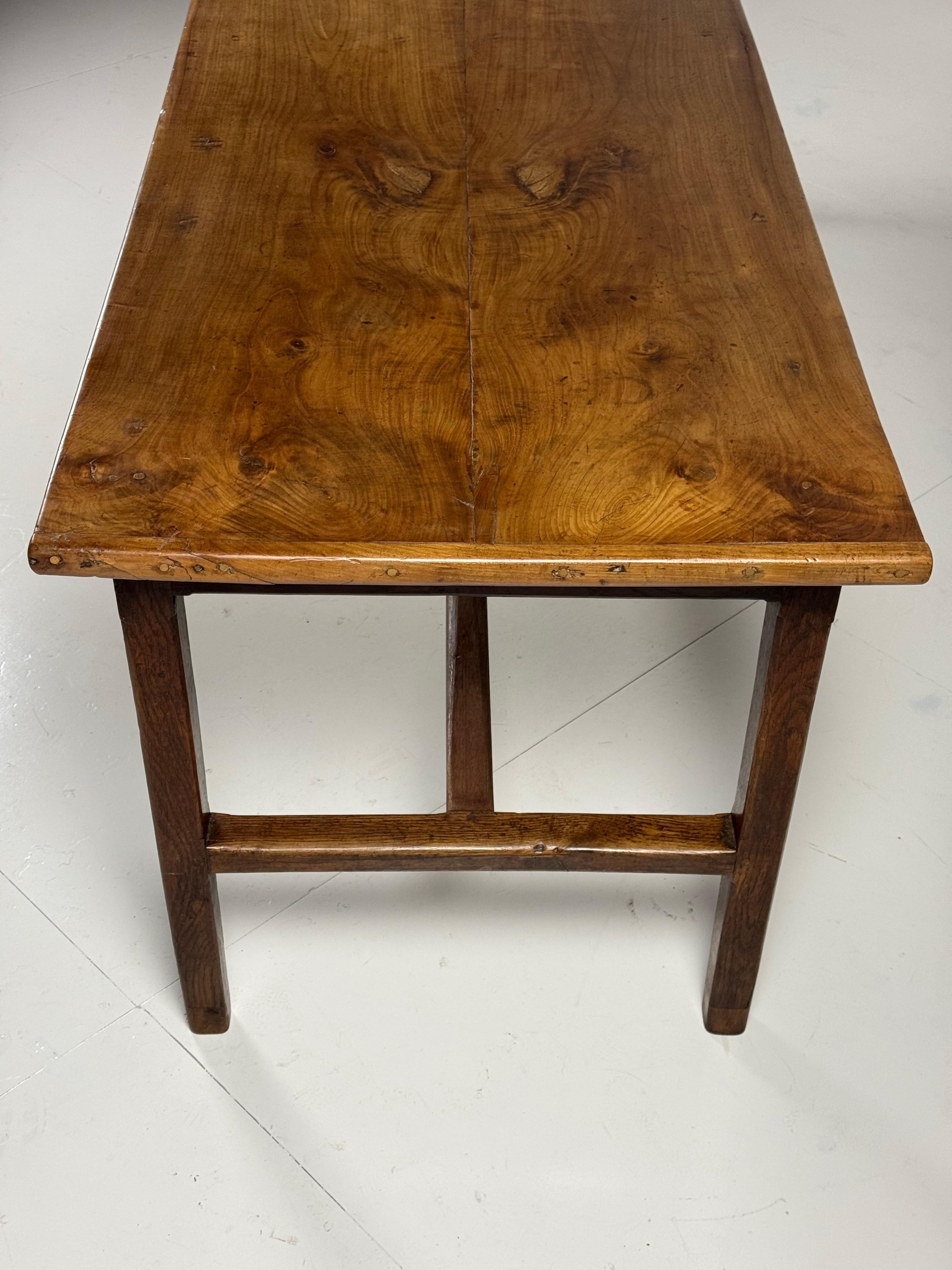 Table à manger de ferme française 246 cm en vente 1