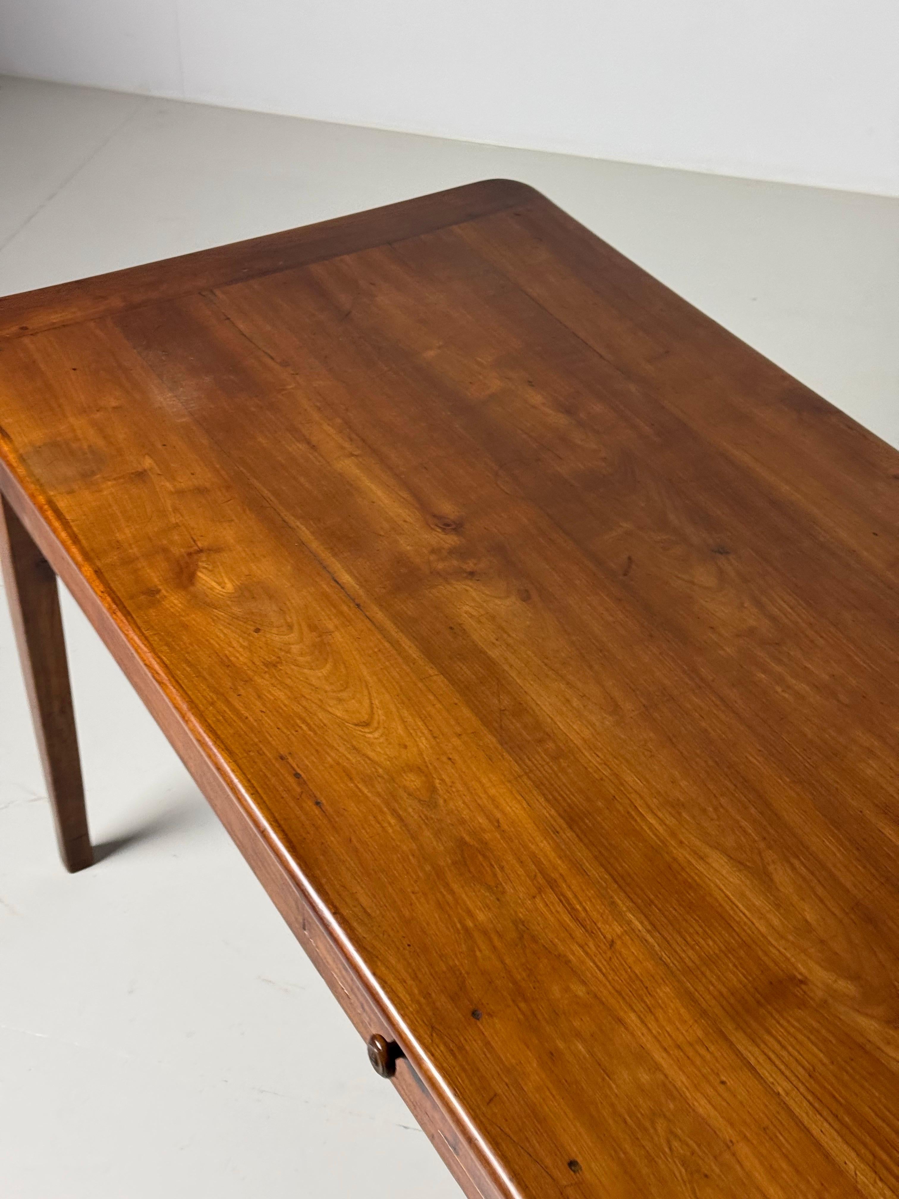 Französischer Esstisch im Bauernhausstil 301cm (Hartholz) im Angebot