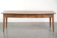 French farmhouse dining table from the late 19th century for 4 to 6 people