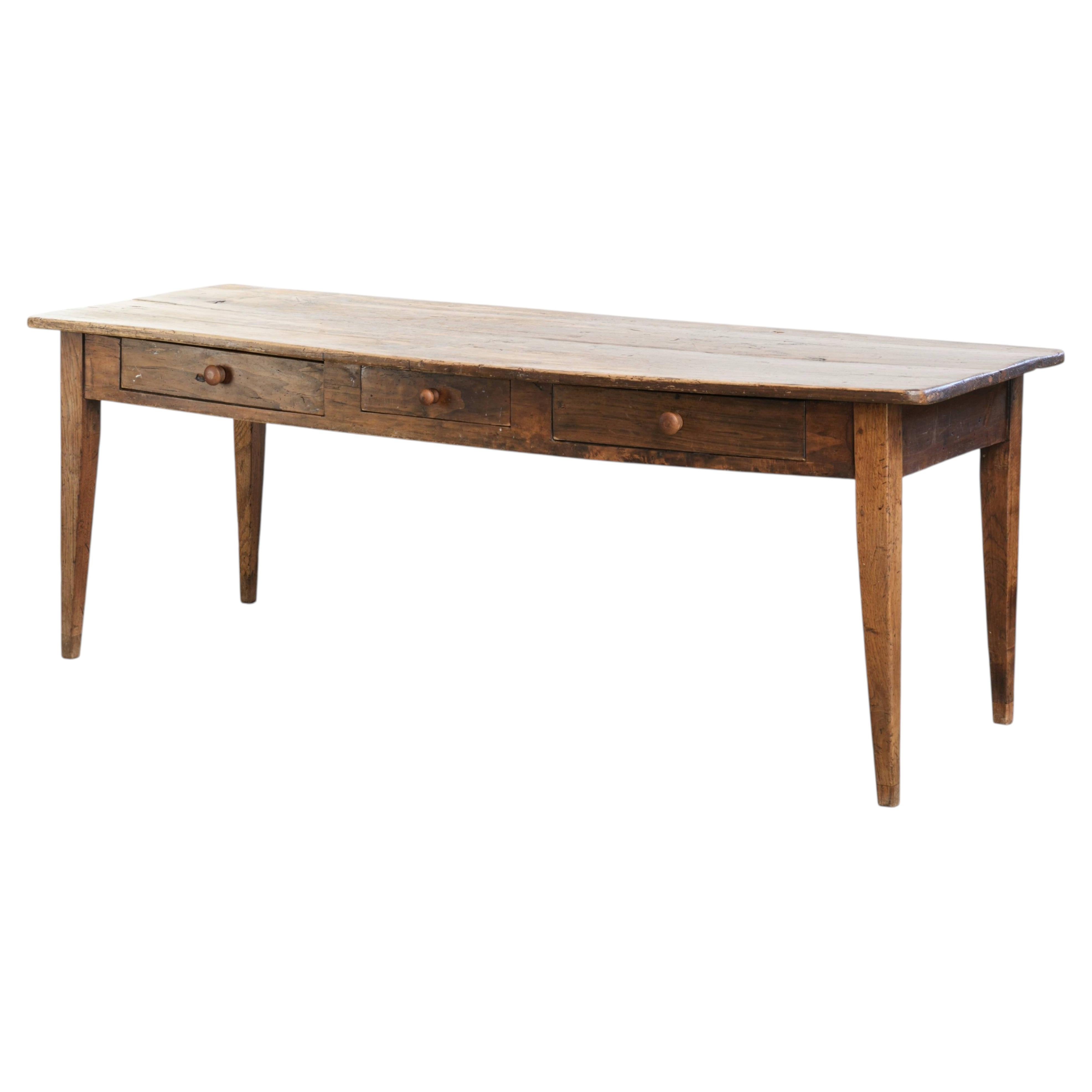 French farmhouse dining table from the late 19th century for 4 to 6 people