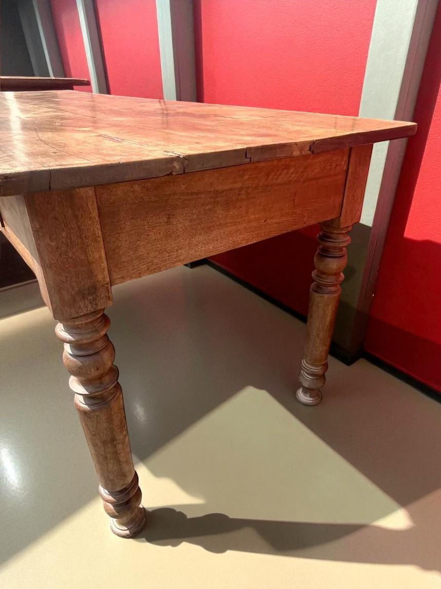 French Farmhouse Dining Table  Late 19th Century  Solid Oak For Sale 3