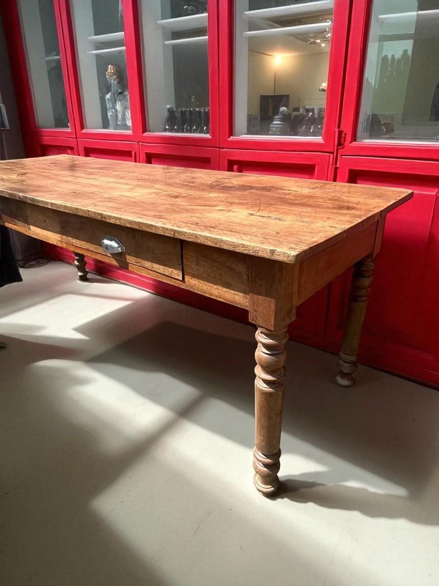 French Farmhouse Dining Table  Late 19th Century  Solid Oak For Sale 6
