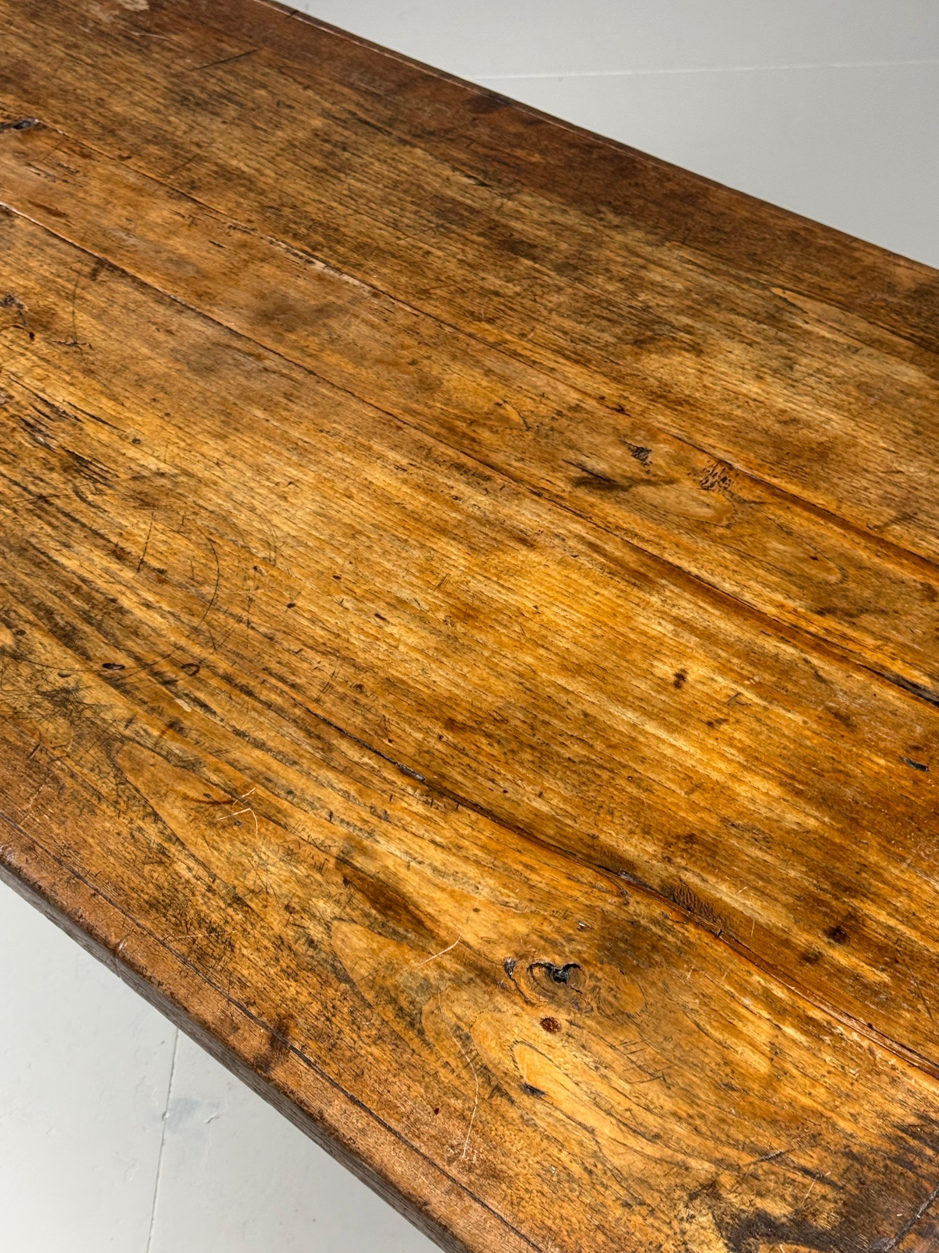 French Farmhouse table 208cm For Sale 6