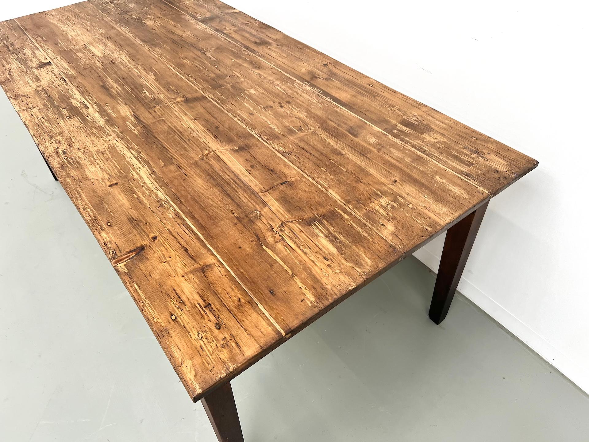 Table de ferme française des années 1950, en bois de pin en vente 4