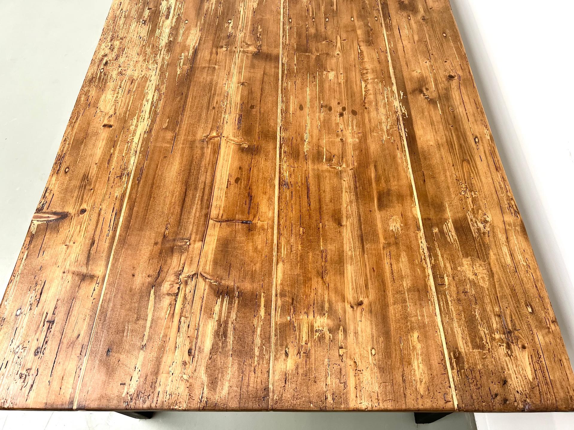 Table de ferme française des années 1950, en bois de pin en vente 6