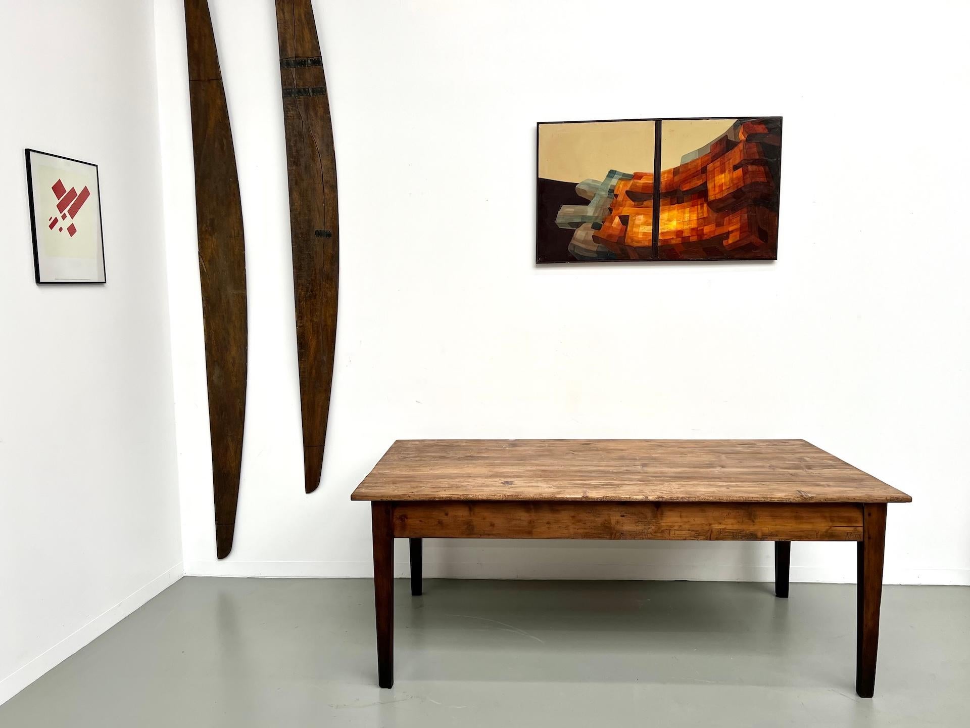 Table de ferme française des années 1950, en bois de pin Bon état - En vente à LYON, FR
