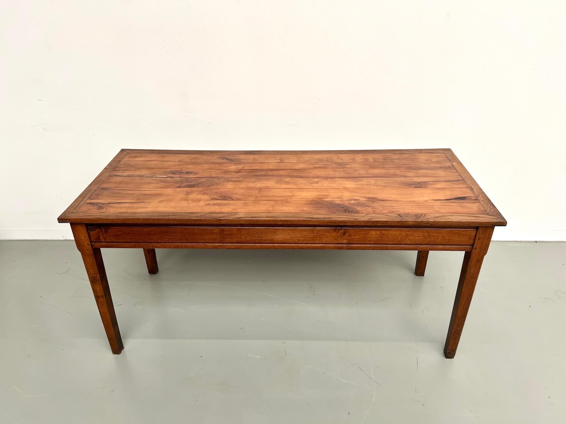 Table de ferme française des années 1950 Bon état - En vente à LYON, FR