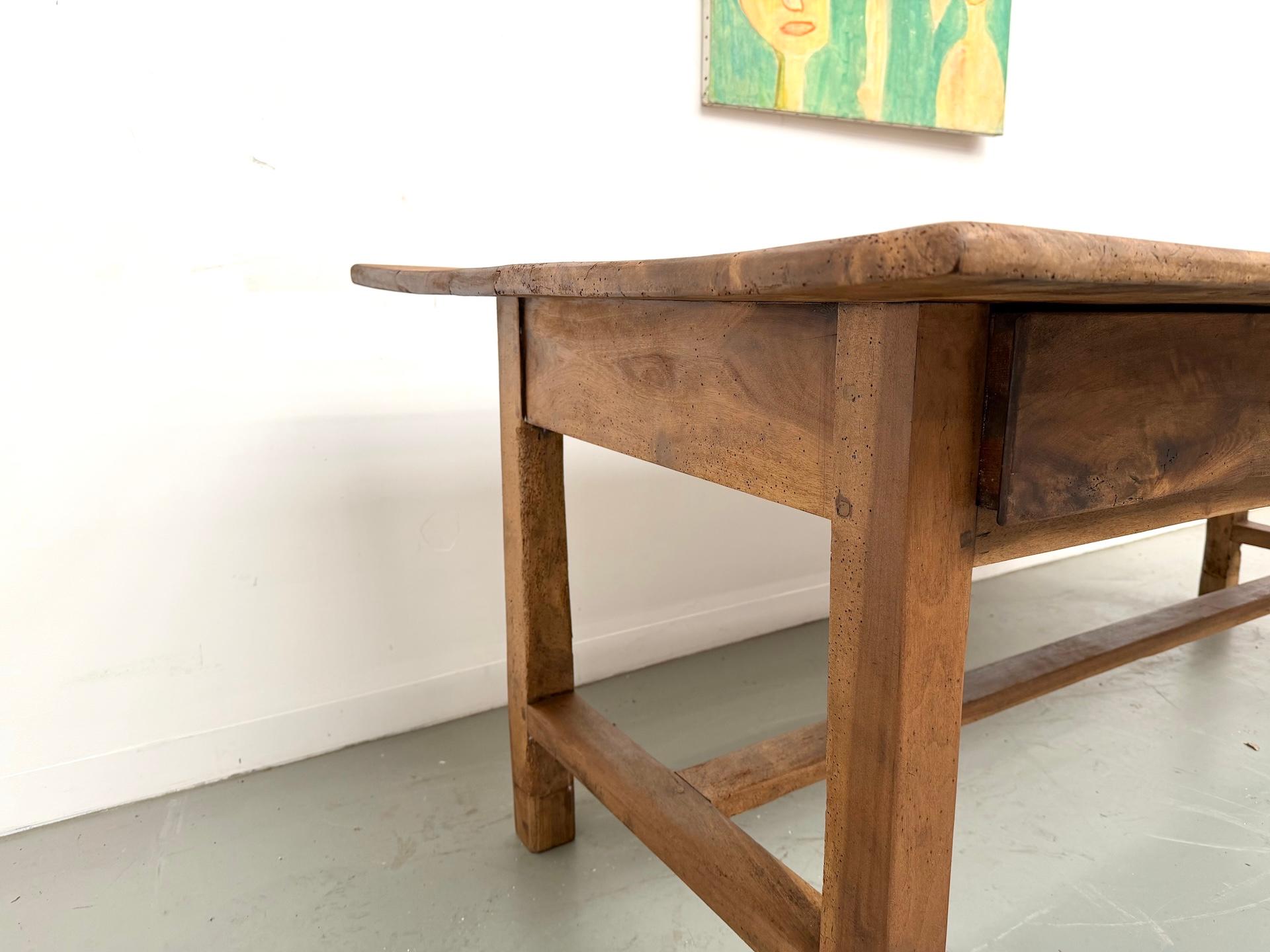 French farmhouse table in solid walnut, circa 1920 For Sale 5